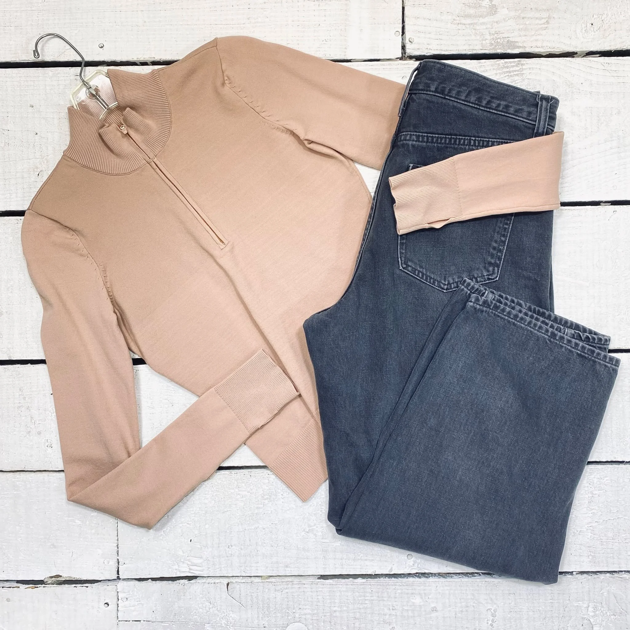 525 america Top Size S, $18.95
Gap Pants Size 10, $18.95