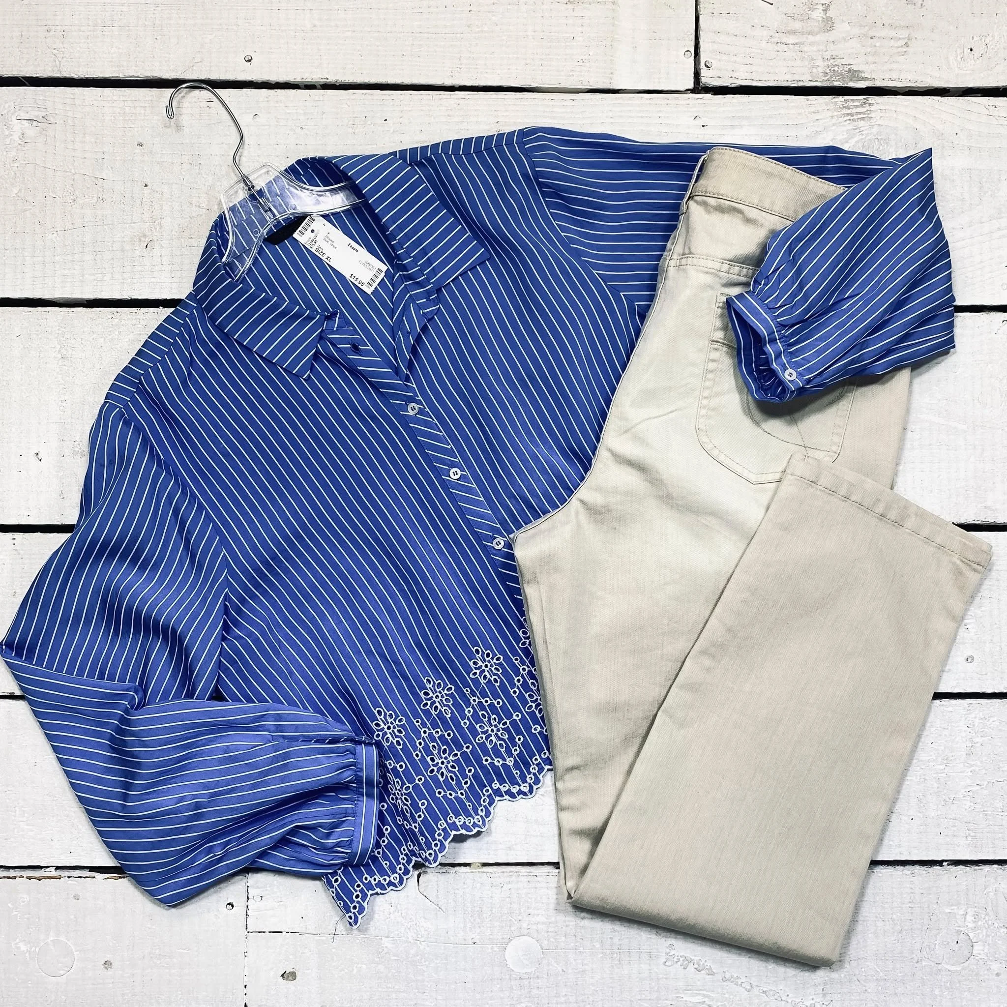 Zara Blouse Size XL, $15.95
Chicos Jeans Size 14, $15.95