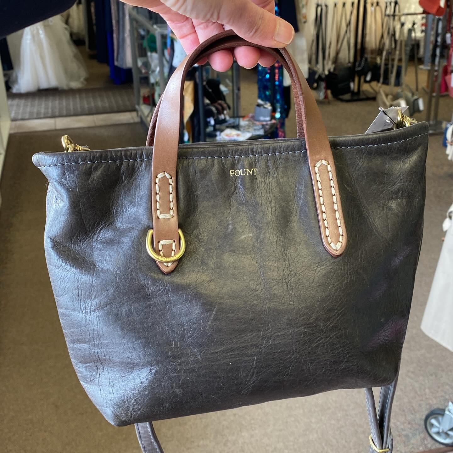 FOUNT Purse with Crossbody strap, retail $400, our price $149.95 🔥🔥🔥