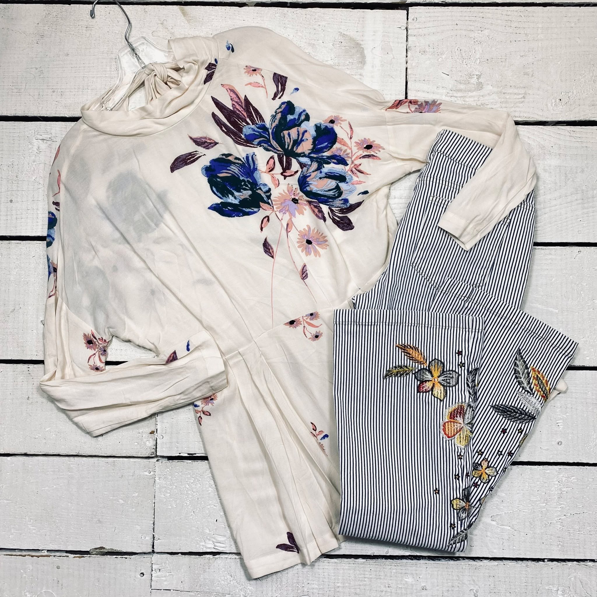 Free People Tunic Size S, $25.95
Flamingals Jeans Size 4, $18.95