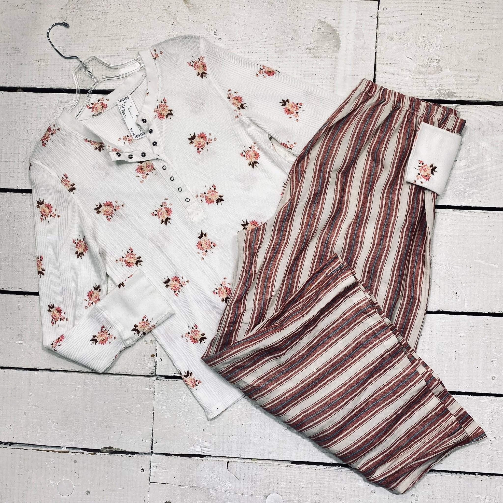 Aerie Top Size XL, $10.95
Bryn Walker Pants Size 14, $14.95