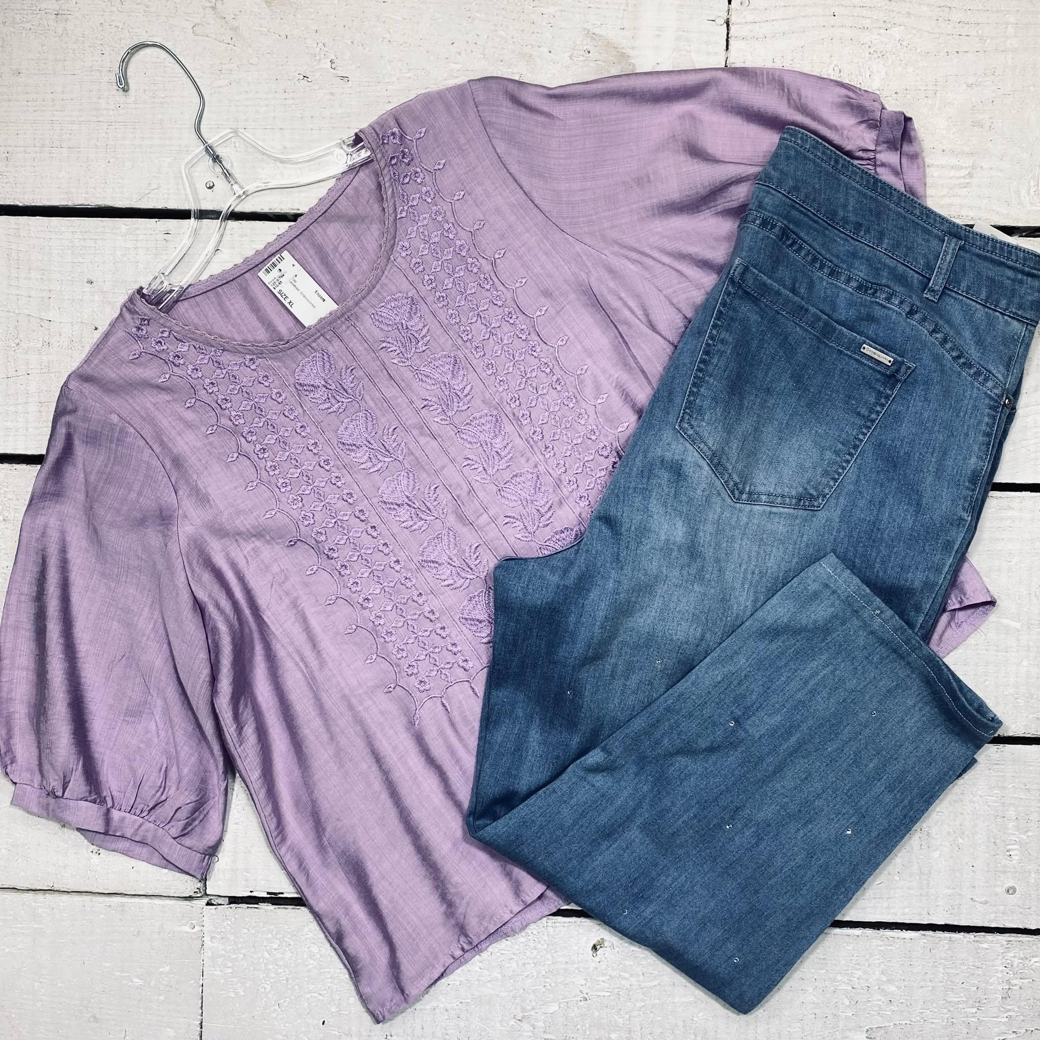 Top Size XL, $10.95
Giuliana Jeans Size 16, $12.95
