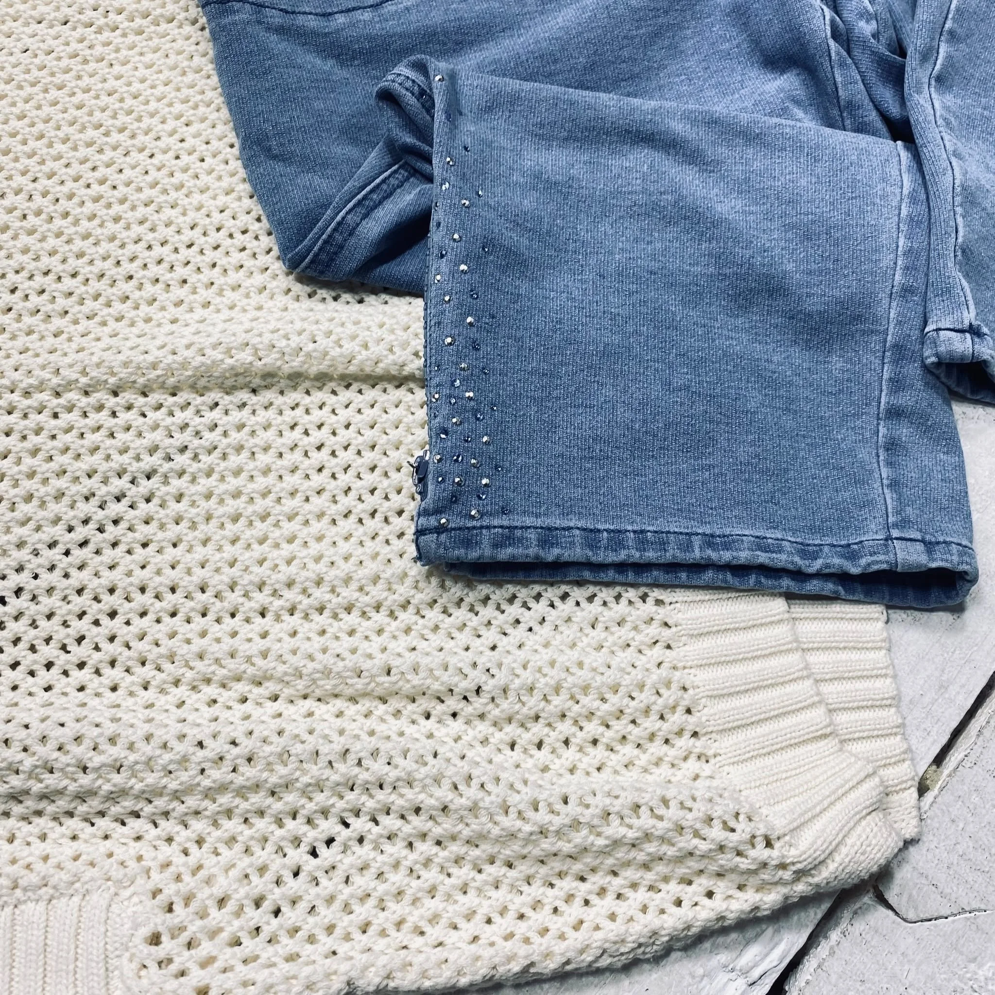 Cece Top Size XL, $18.95
Capris Size 18, $8.55