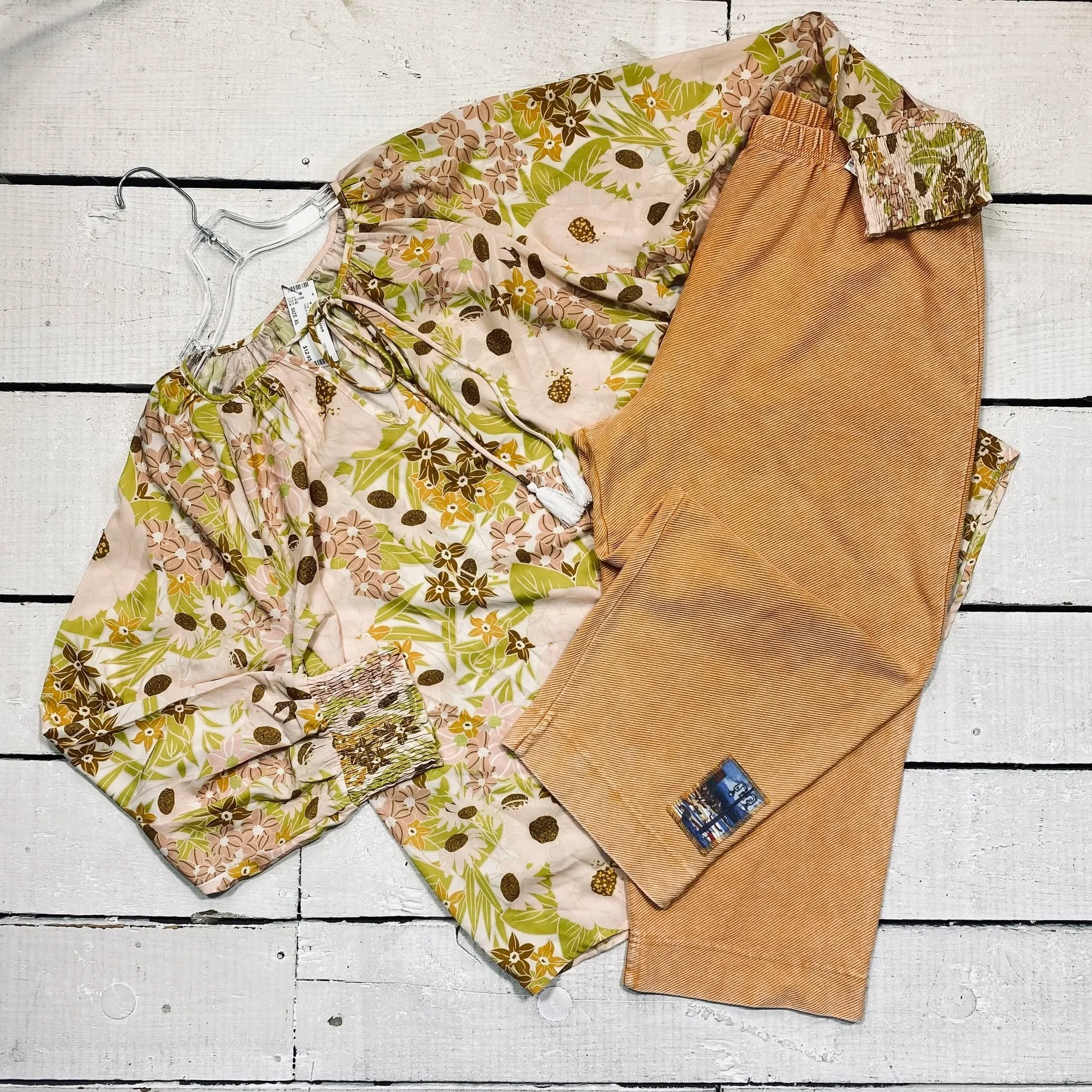 Top Size XL, $12.95
Michael Leu Capris Size 16, $12.95