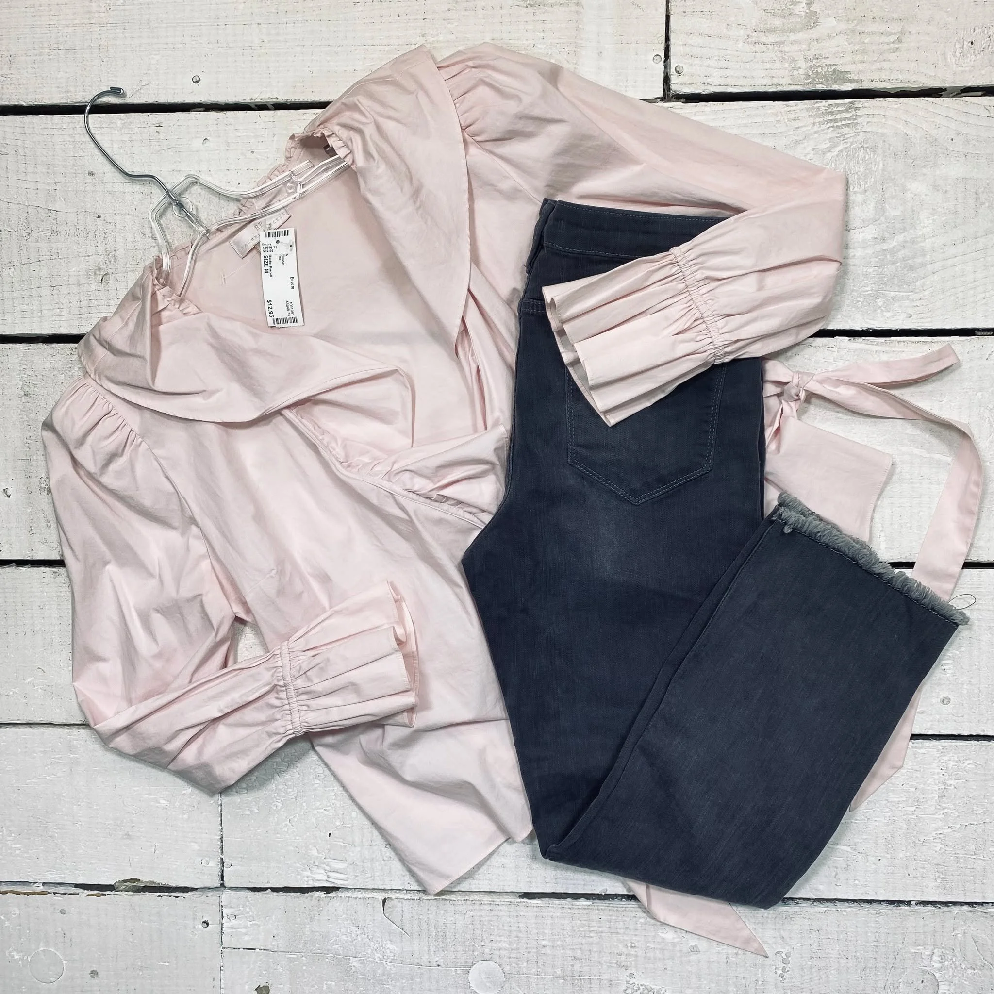 Rachel Parcell Blouse Size M, $12.95
Free People Jeans Size 6, $28.95