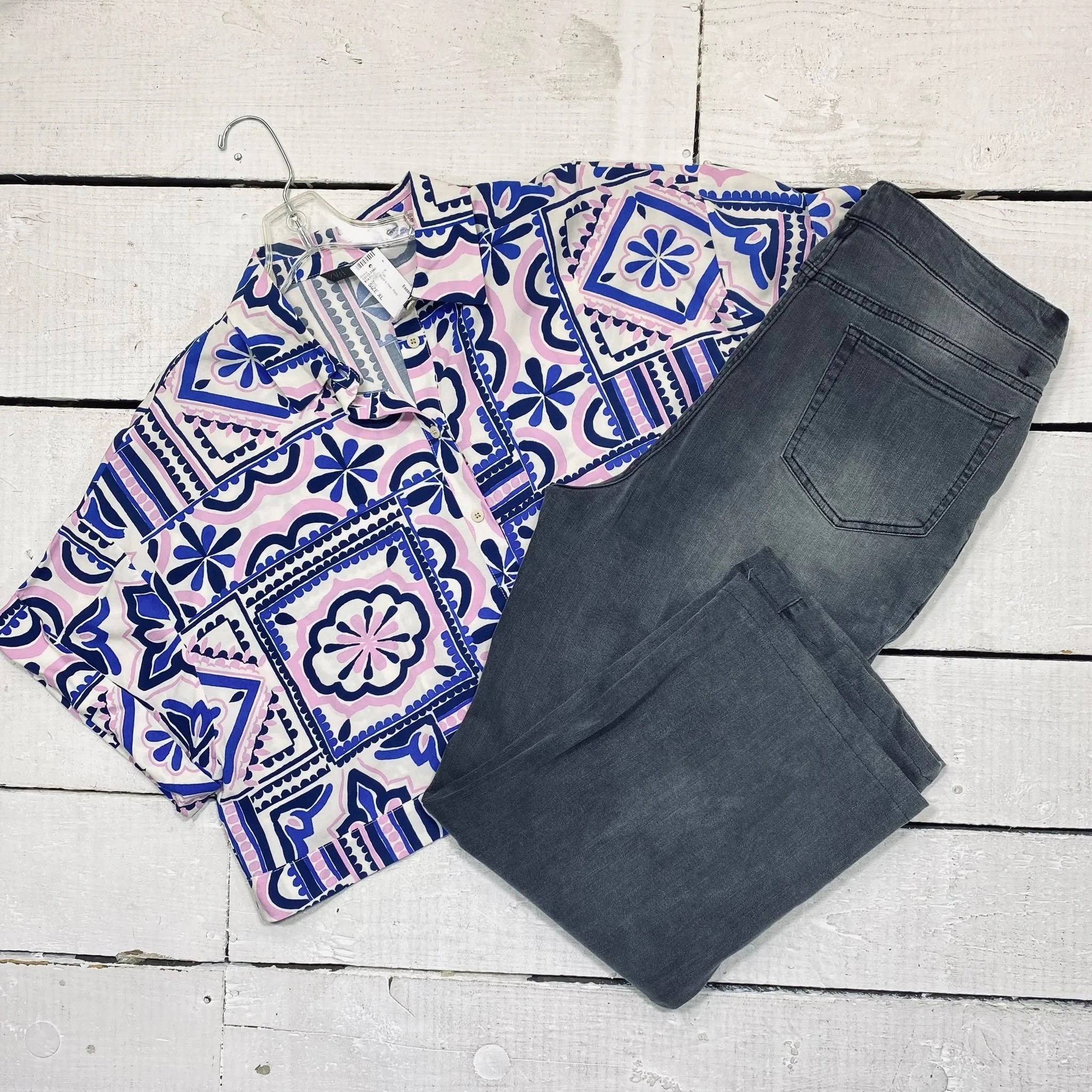 Zara Top Size XL, $14.95
Dailey Thread Jeans Size 14W, $12.95