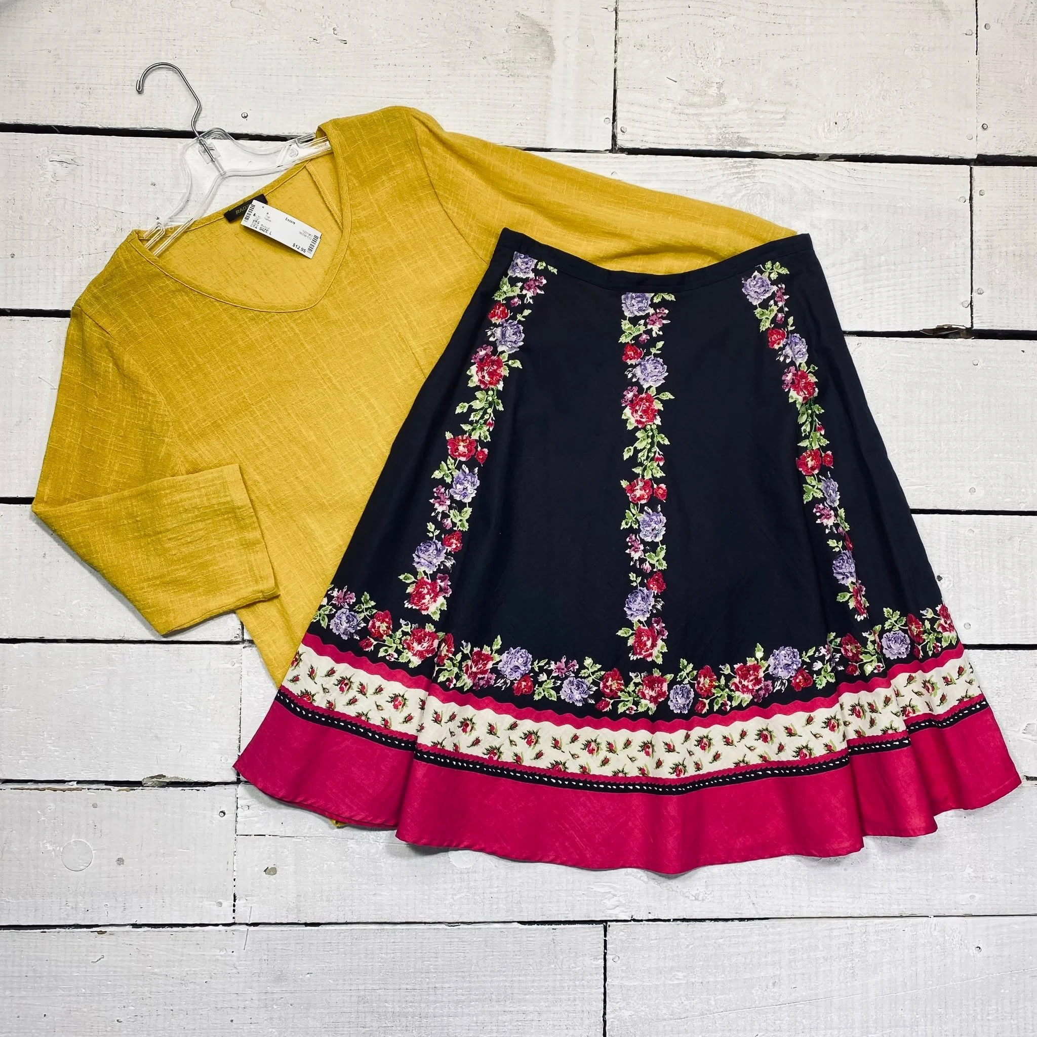 Radzoli Top Size L, $12.95
Willi Smith Skirt Size 8, $15.95