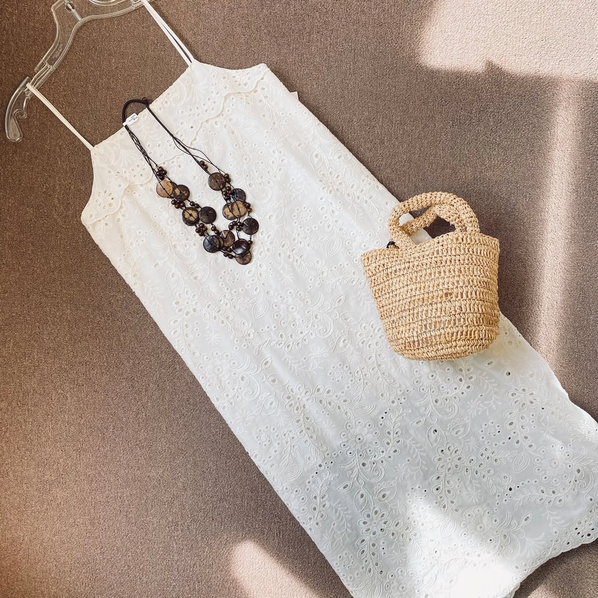 Karen Kane Dress Size 2, $30.95
Jenni Kayne Purse, $38.99
Necklace, $8.55