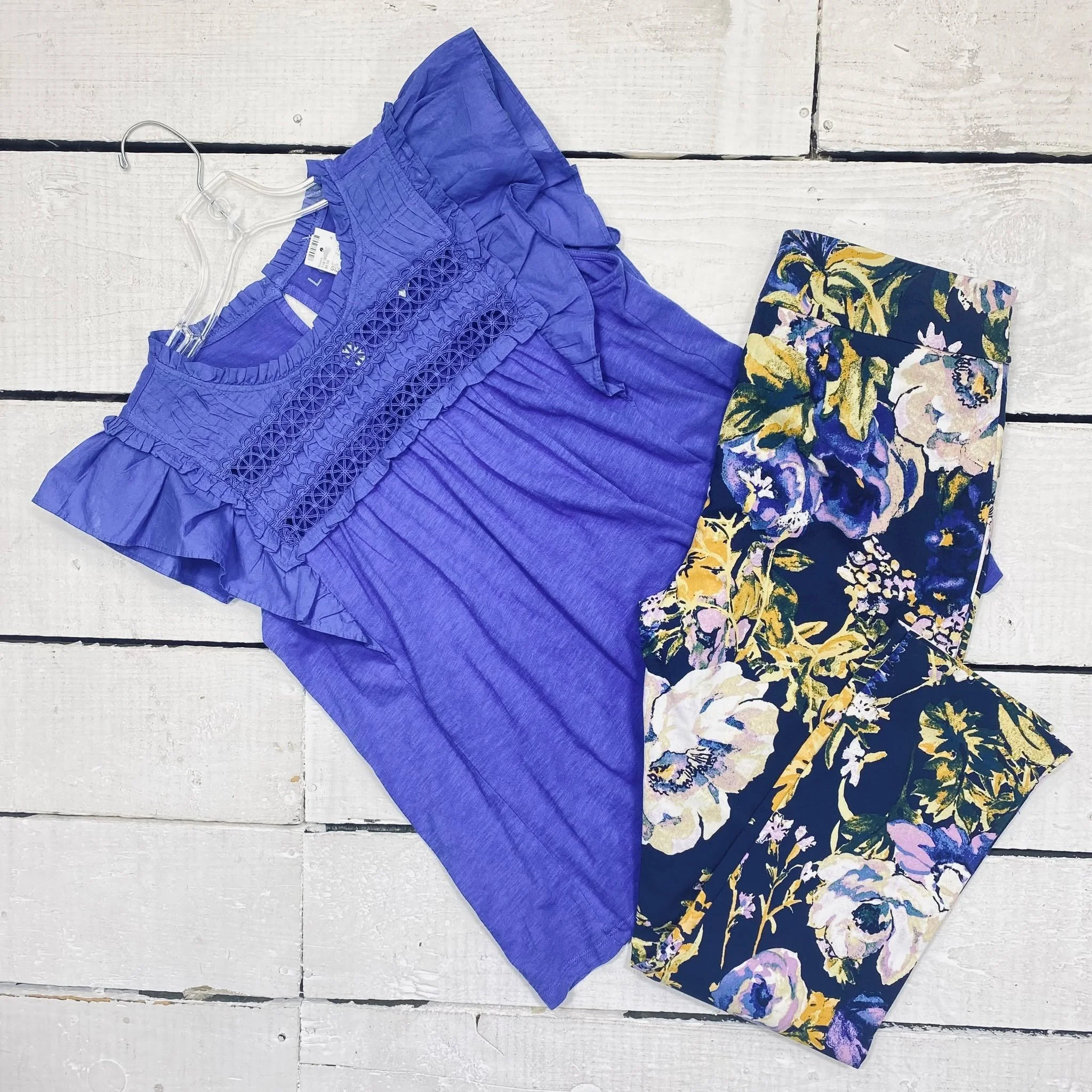 Loft Top Size S, $8.55
Chicos Pants Size 4, $14.95