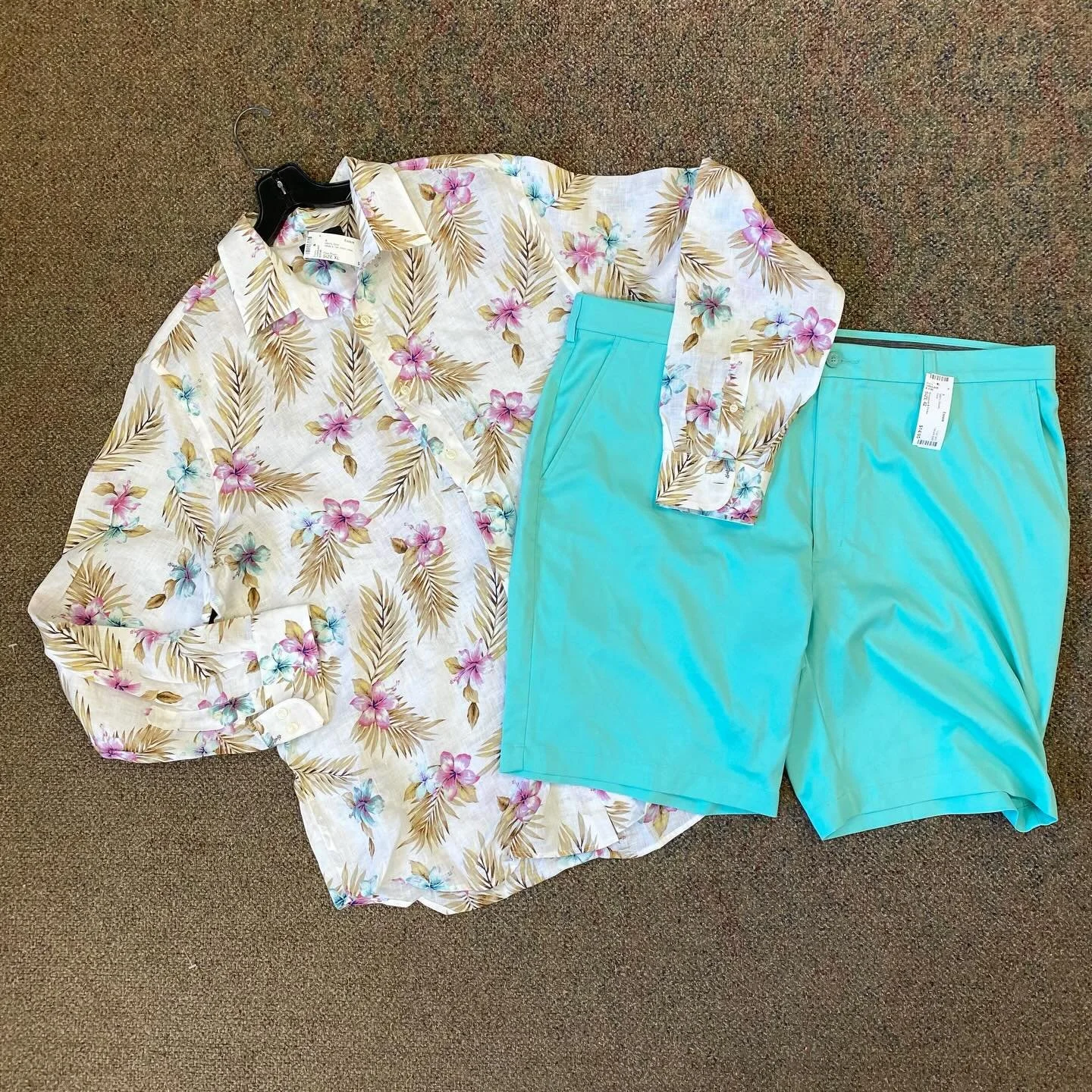 Vacation who? Guys, we&rsquo;ve got the cutest pieces for you! 🩵
Club Room Men&rsquo;s Shirt Size XL, $28.95
Roundtree &amp; Yorke Mens Shorts Size 42, $14.95