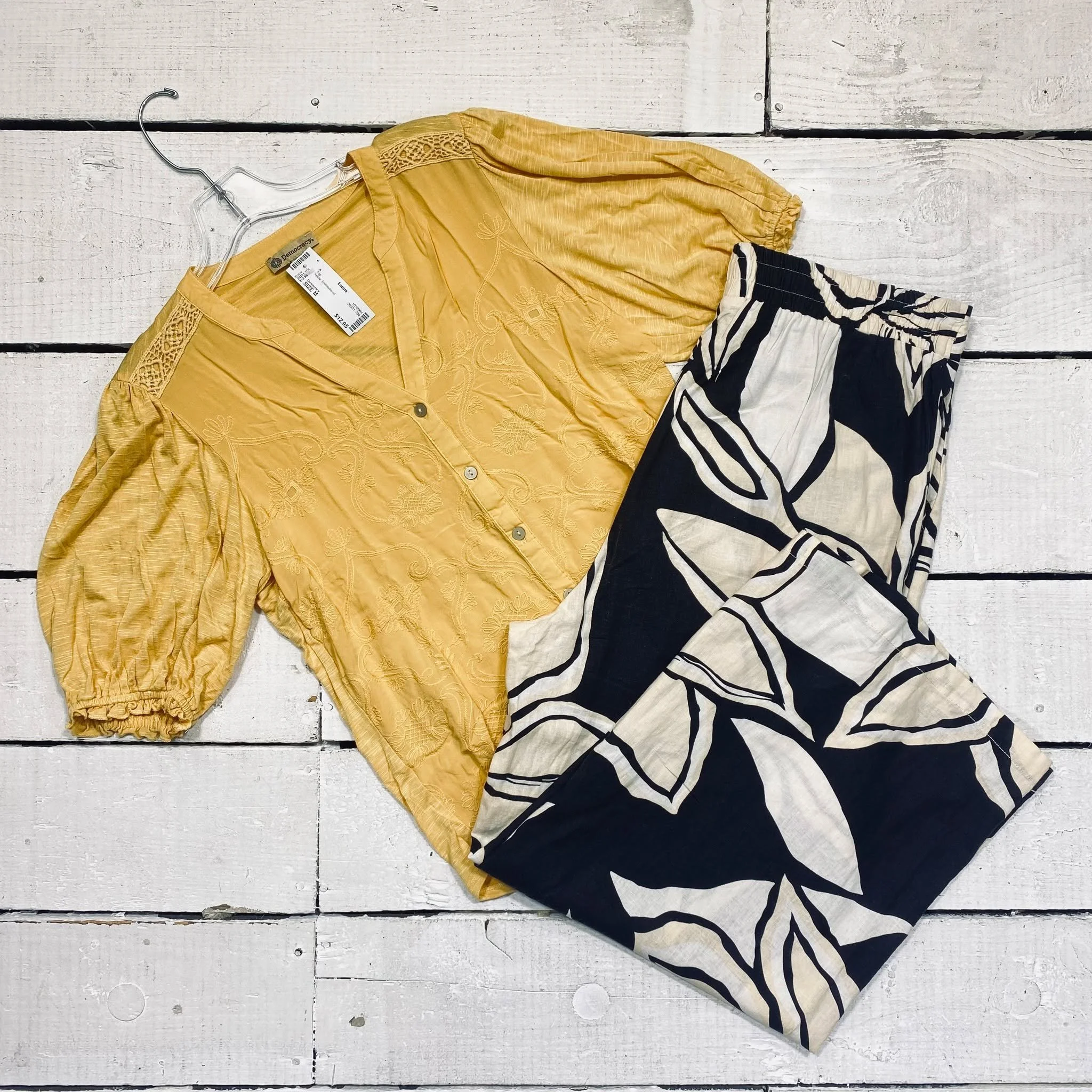 Democracy Top Size M, $12.95
Rachel Zoe Pants Size 12/14, $14.95