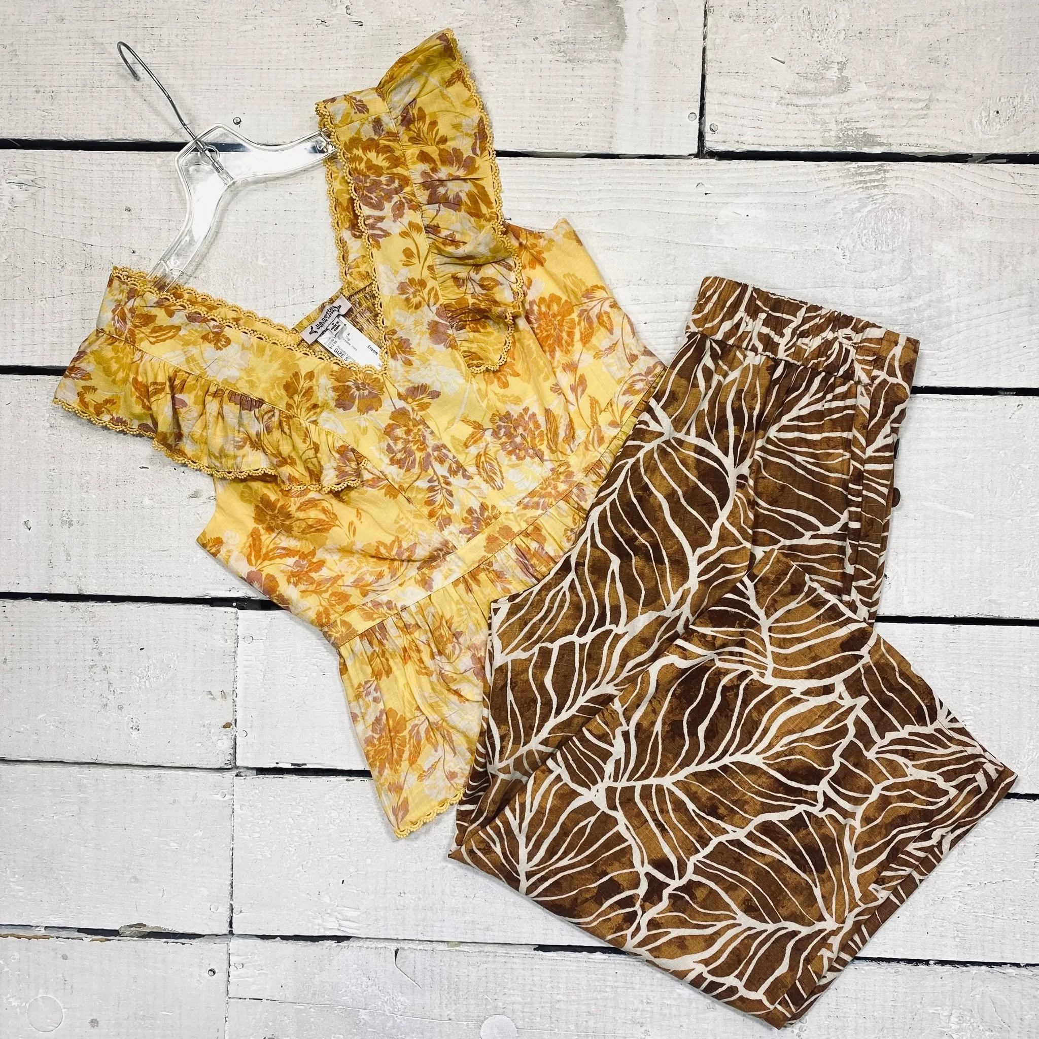 Nanette Lepore Top Size S, $12.95
Haver London Pants Size 4/6, $15.95