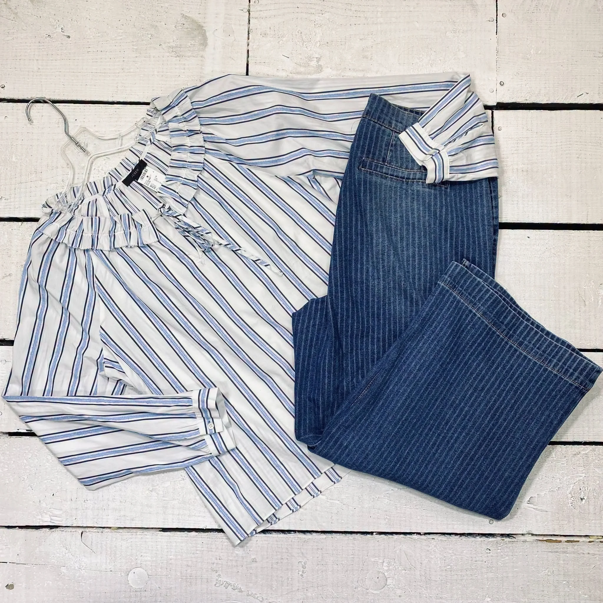 J Crew Top Size L, $12.95
Curve Appeal Capris Size 12, $12.95