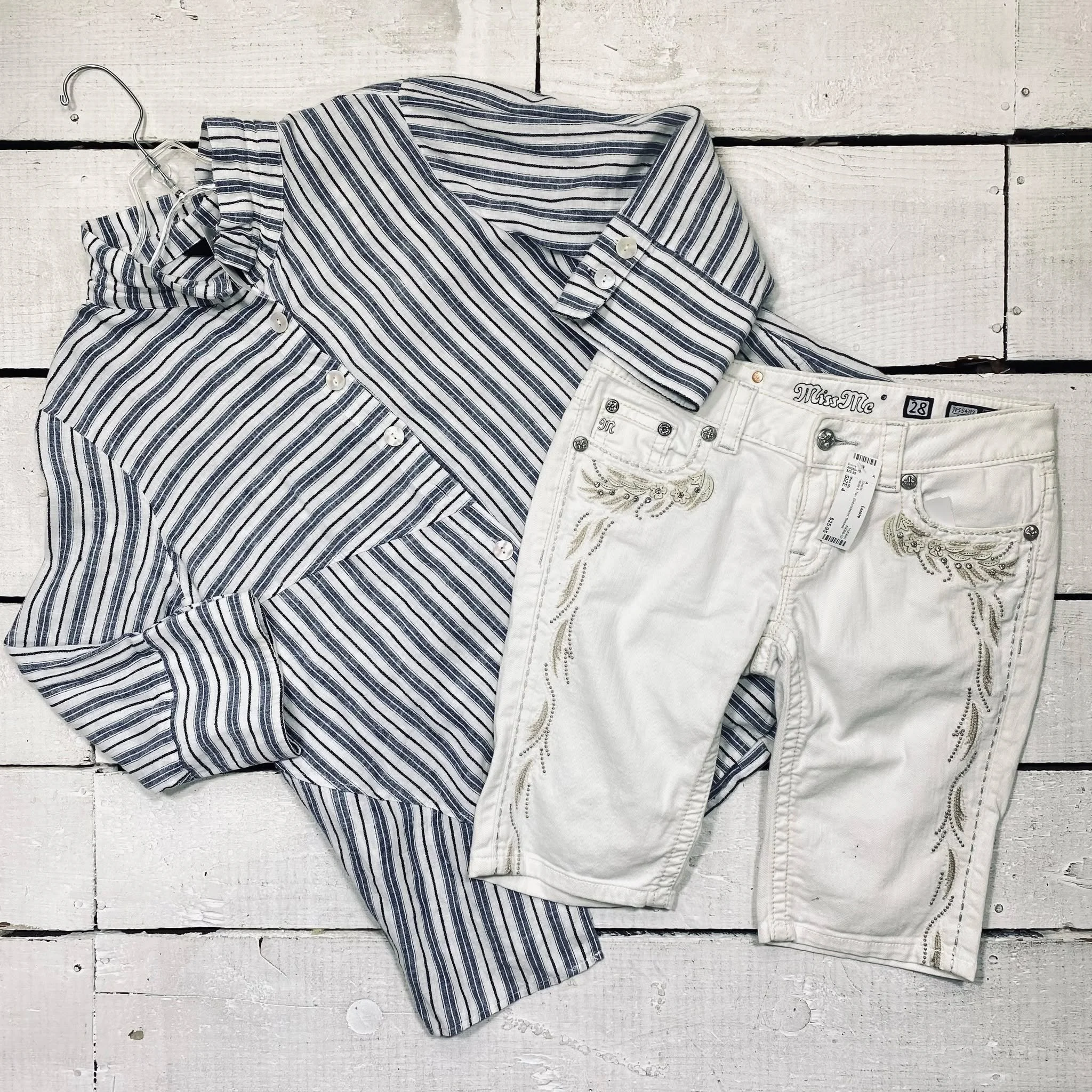 Ali Miles Blouse Size L, $15.95
Miss Me Shorts Size 4, $25.95