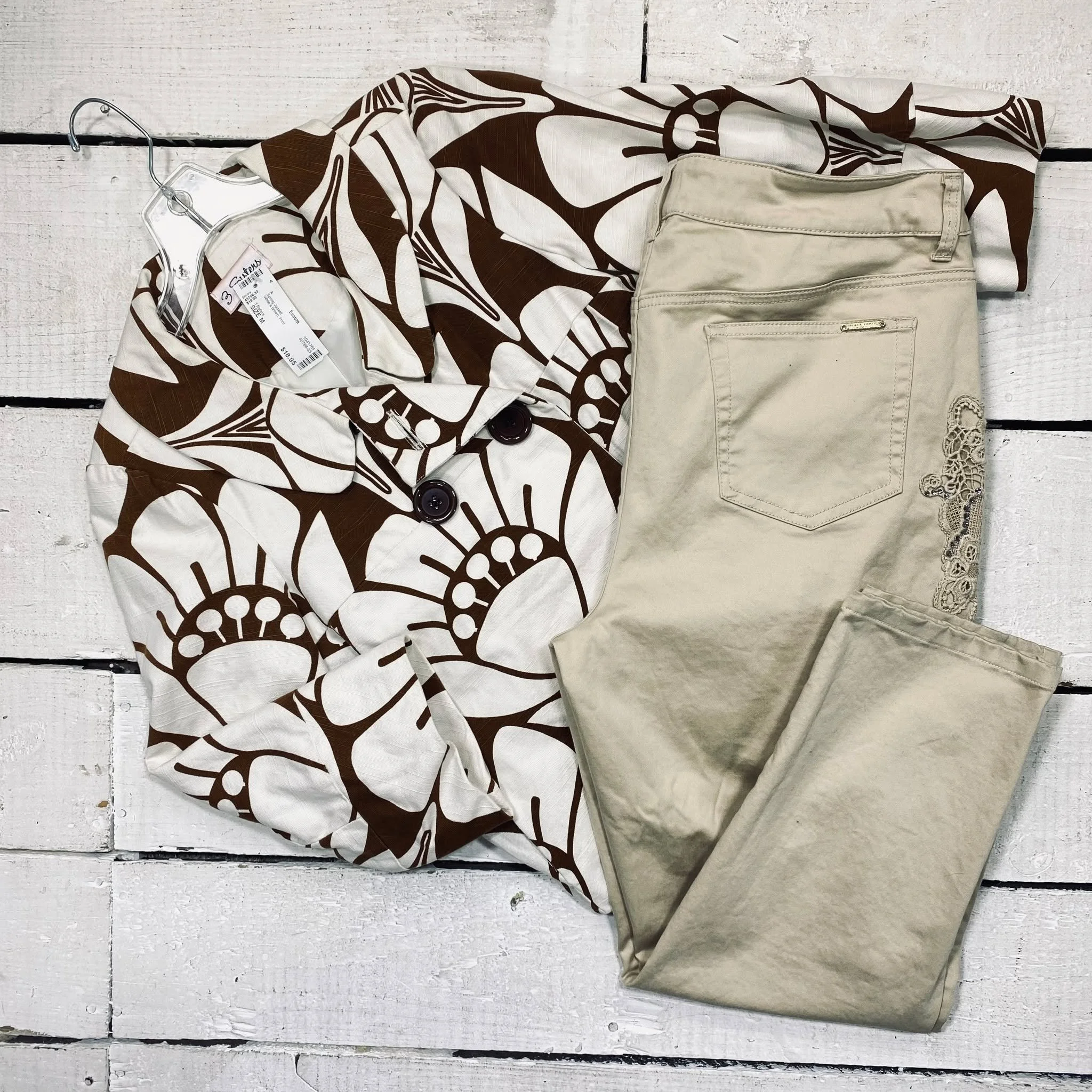 3 Sisters Spring Jacket Size M, $18.95
Chicos Pants Size 12/14, $18.95