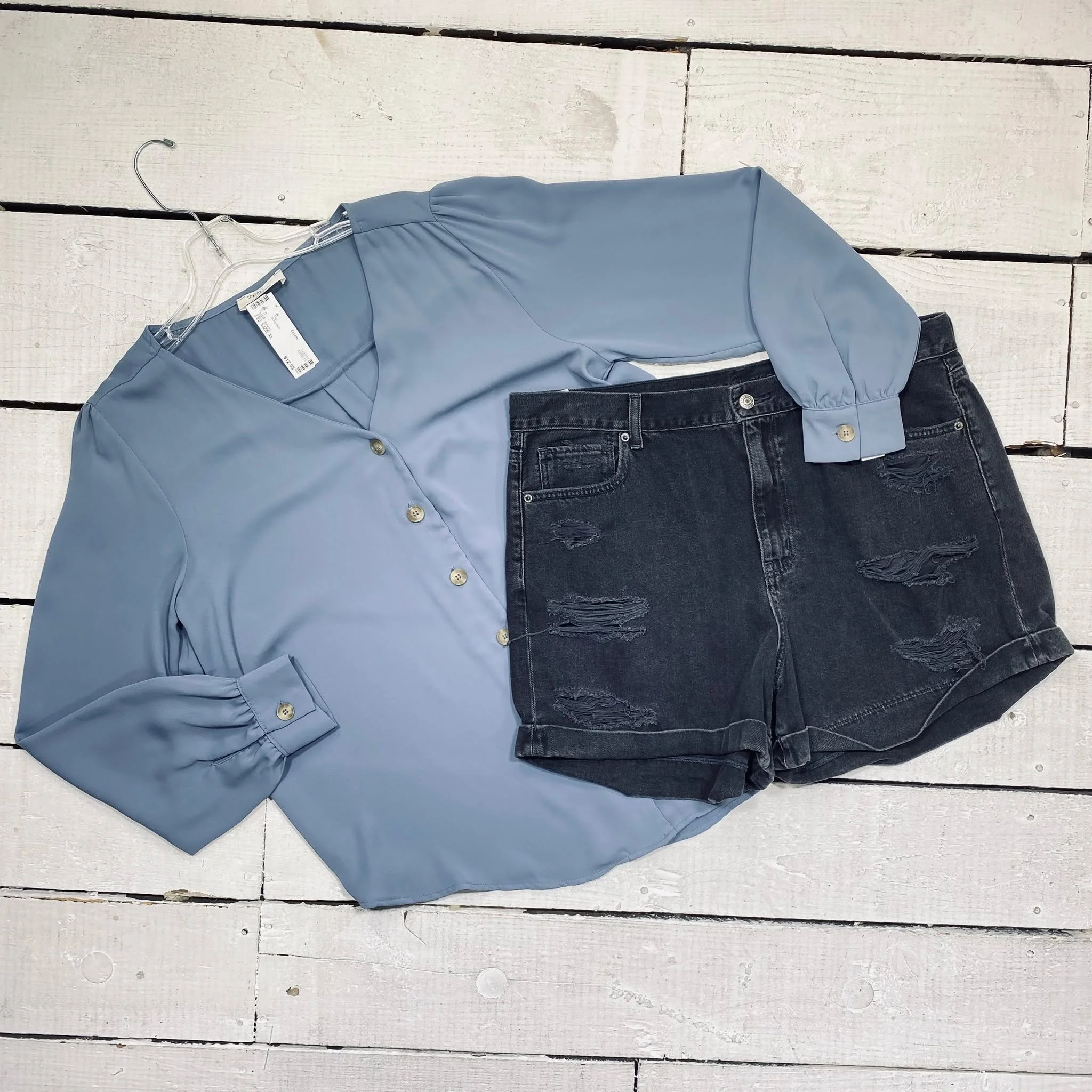 Zenana Top Size XL, $12.95
American Eagle Shorts Size 16, $10.95