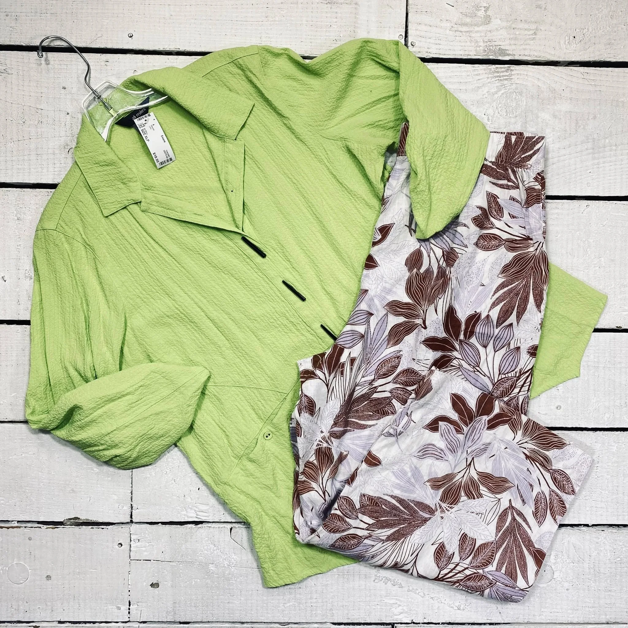 Ali Miles Blouse Size XLP, $18.95
Tahari Pants Size 16, $12.95