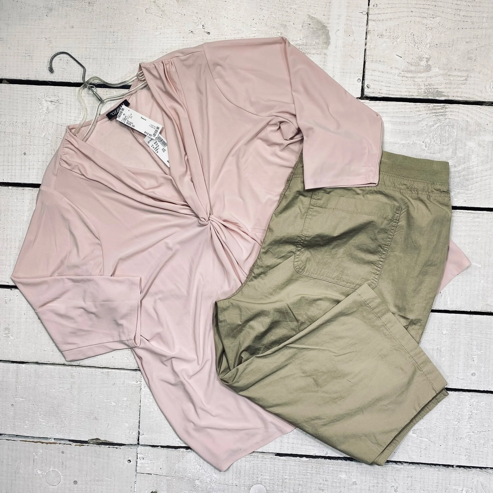 Roz &amp; Ali Top Size 2X, $12.95
St. John's Bay Capris Size 20, $14.95