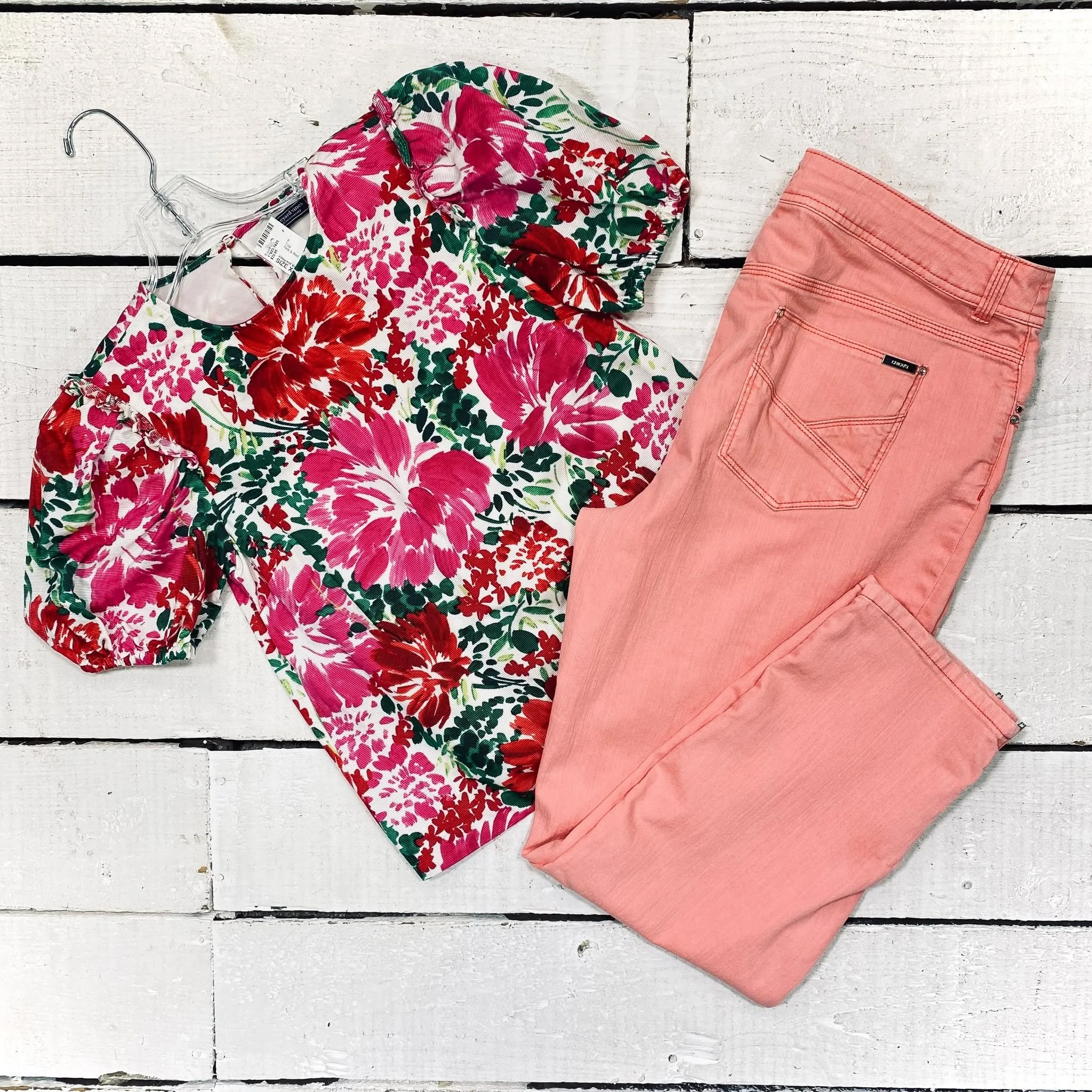 Vineyard Vines Top Size XS, $20.95
Chicos Pants Size 12, $20.95