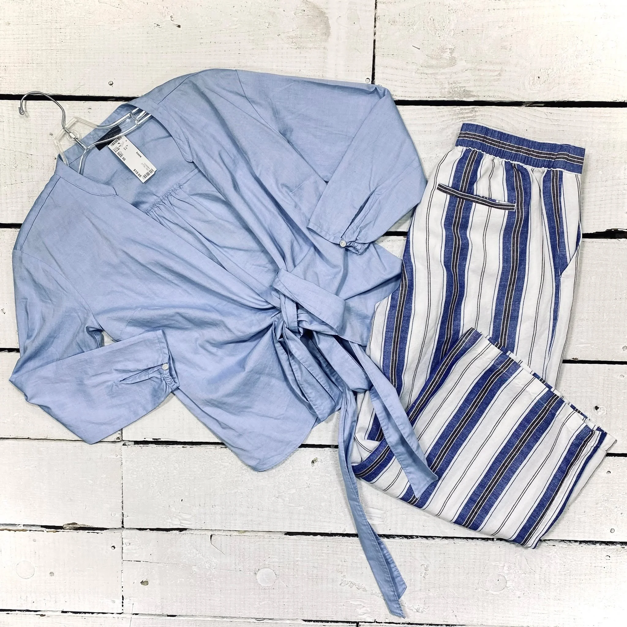 J Crew Top Size XS, $15.95
Loft Capris Size 4/6, $15.95