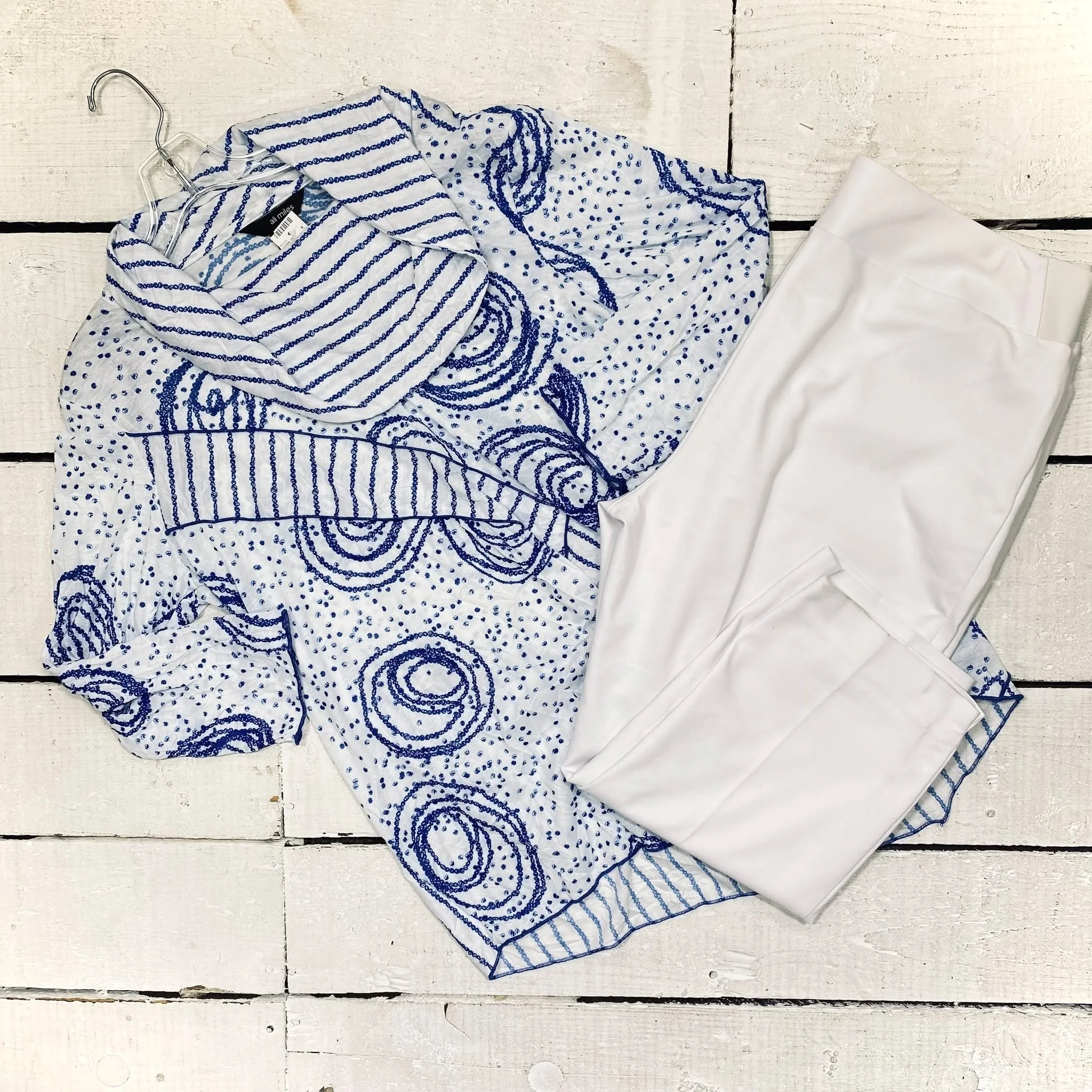 Ali Miles Top Size XL, $20.95
Investments Capris Size 16, $12.95