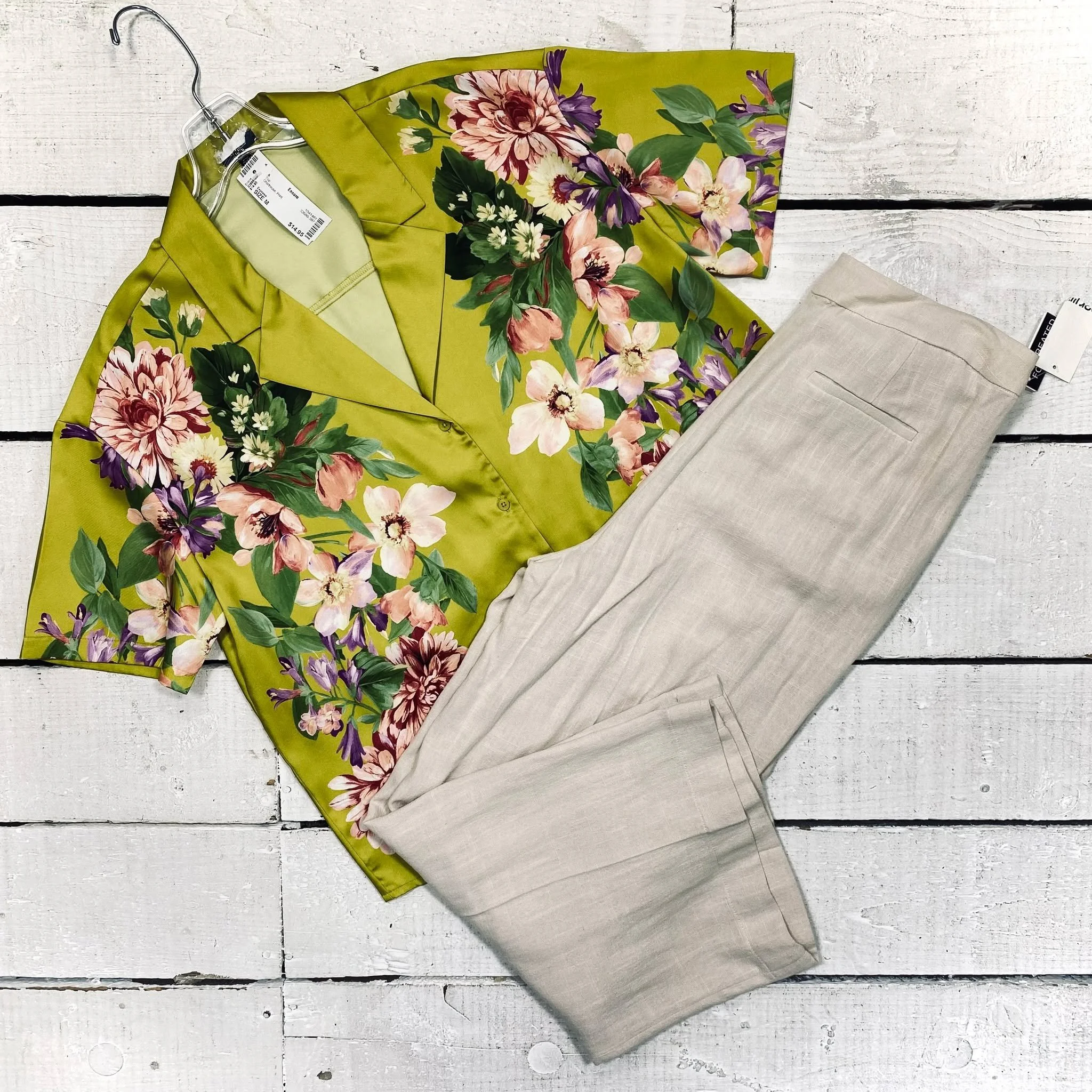 Express Top Size M, $14.95
Bar III Pants Size 8, $14.95