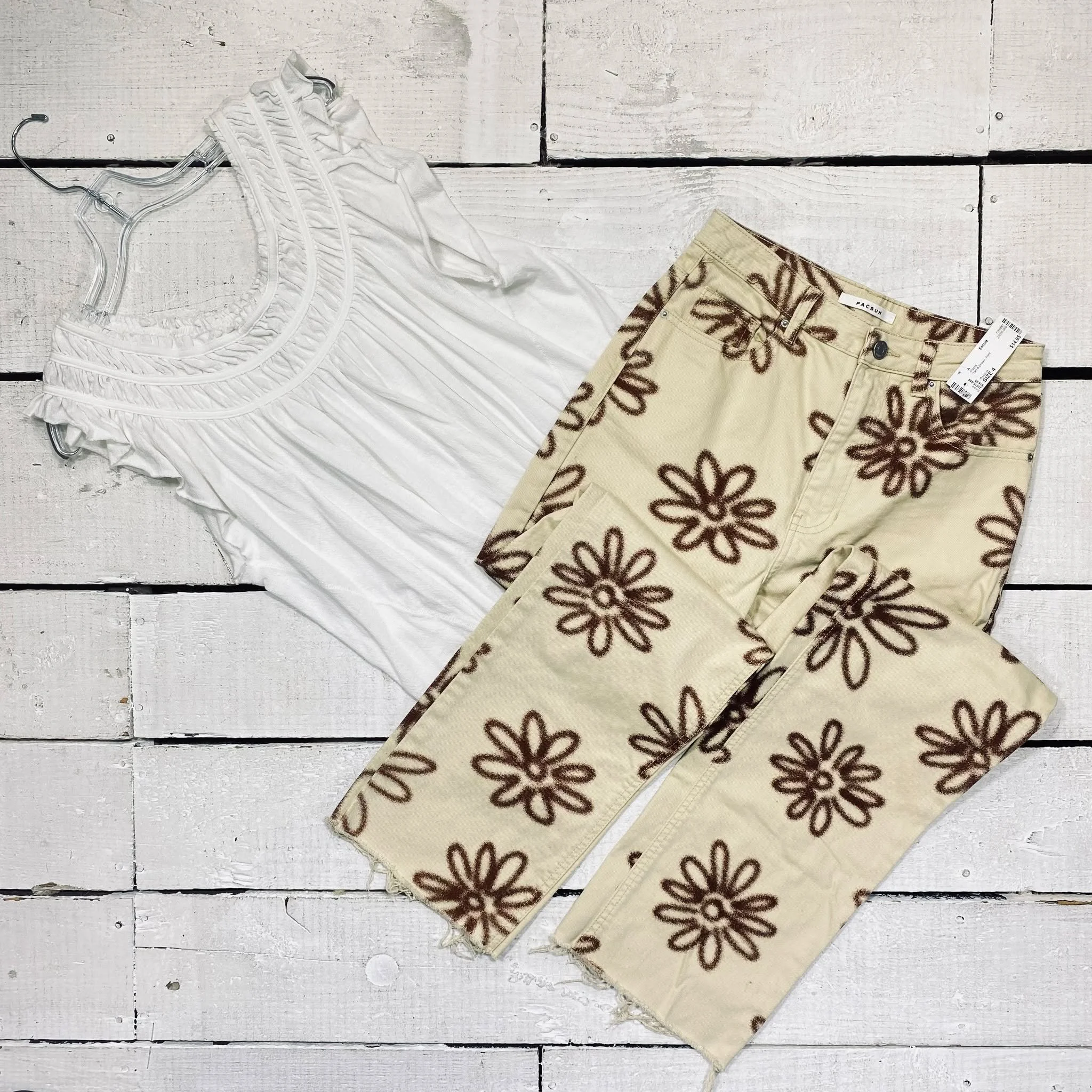 We The Free Top Size S, $18.95
Pacsun Pants Size 4, $14.95