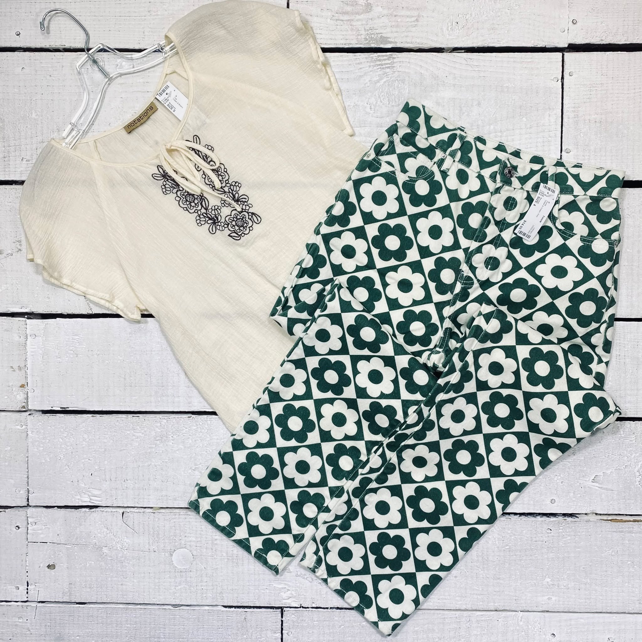 Notations Top Size S, $10.95
Pacsun Pants Size 4, $14.95