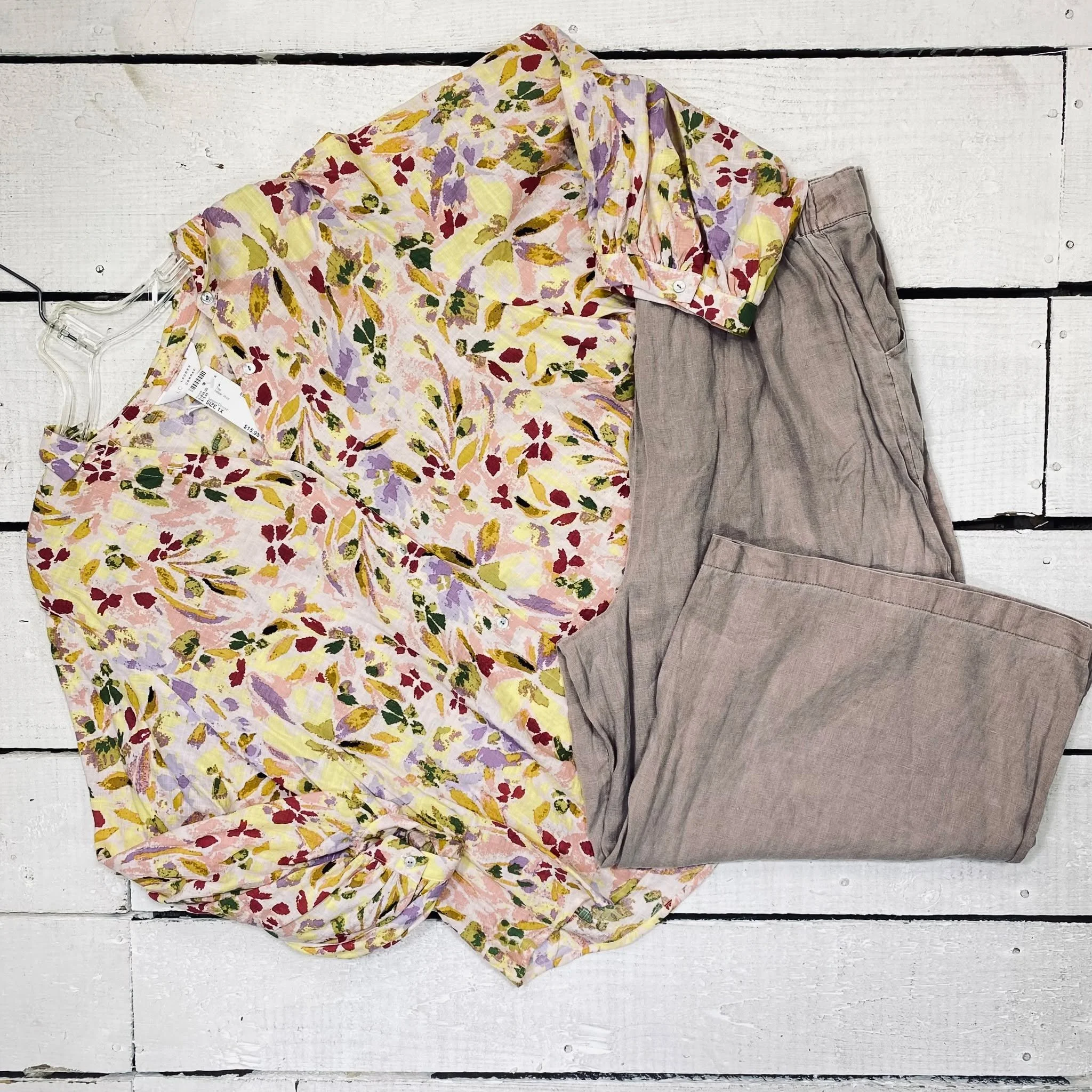 Lauren Conrad Top Size 1X, $15.95
Sigrid Olsen Capris Size 14, $14.95