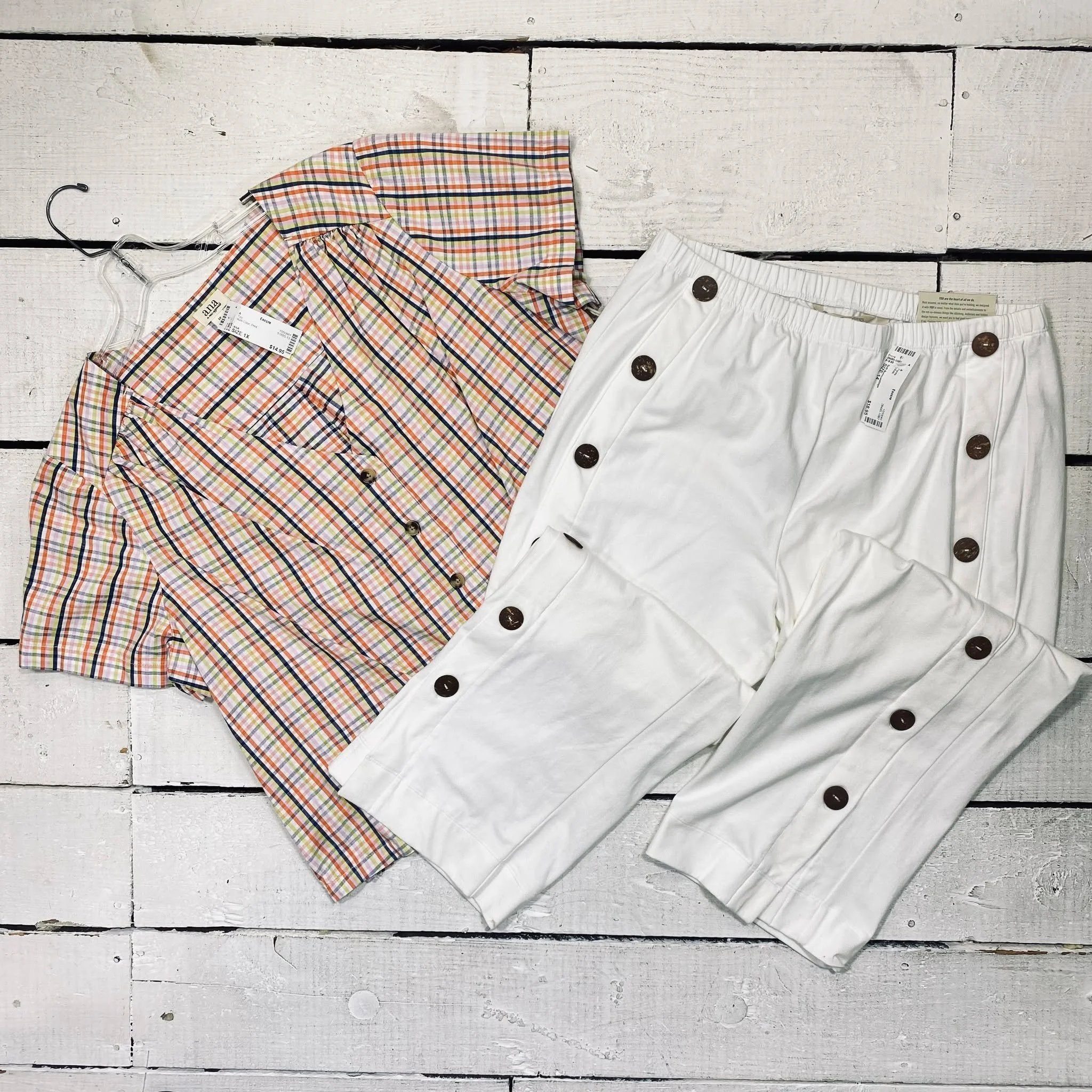 ANA Top Size 1X, $14.95
Soft Surroundings Pants Size 14, $18.95