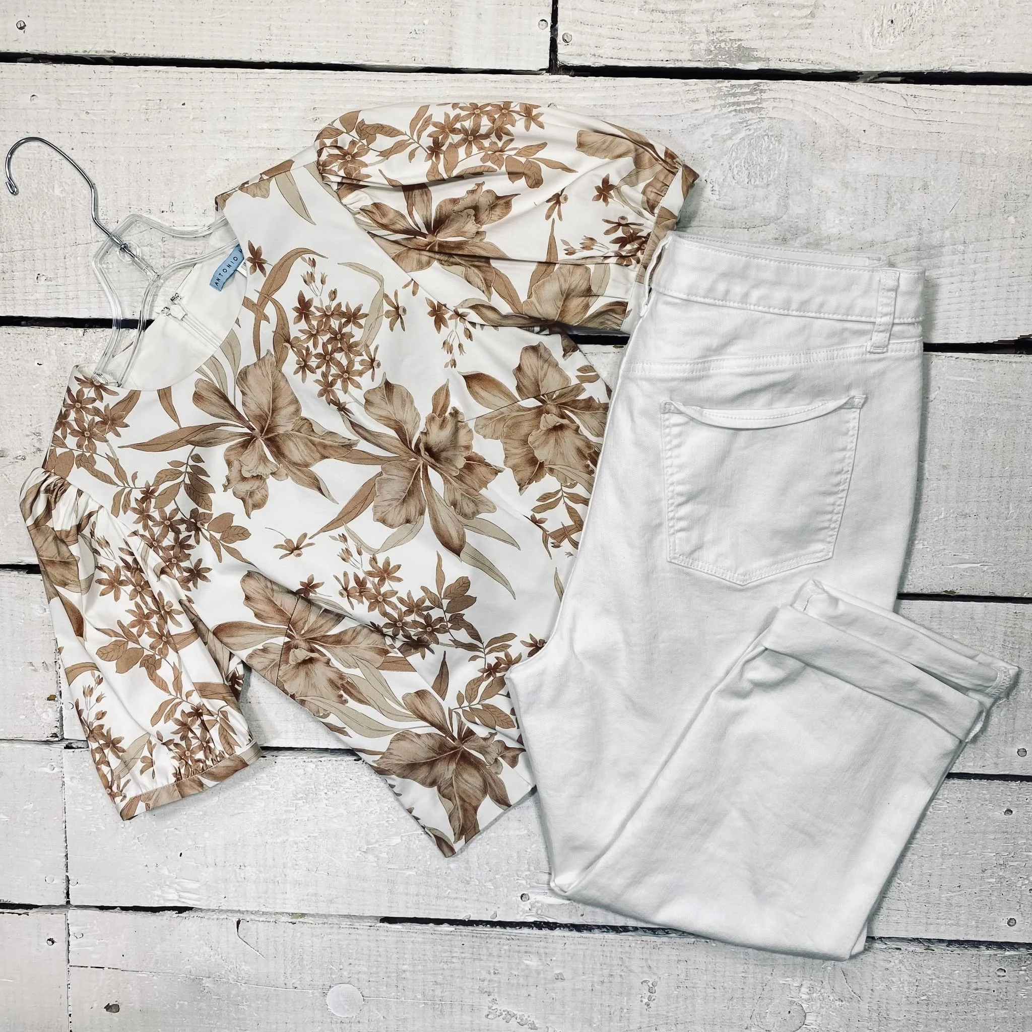 Antonio Melanie Top Size S, $14.95
Talbots Capris Size 12, $12.95