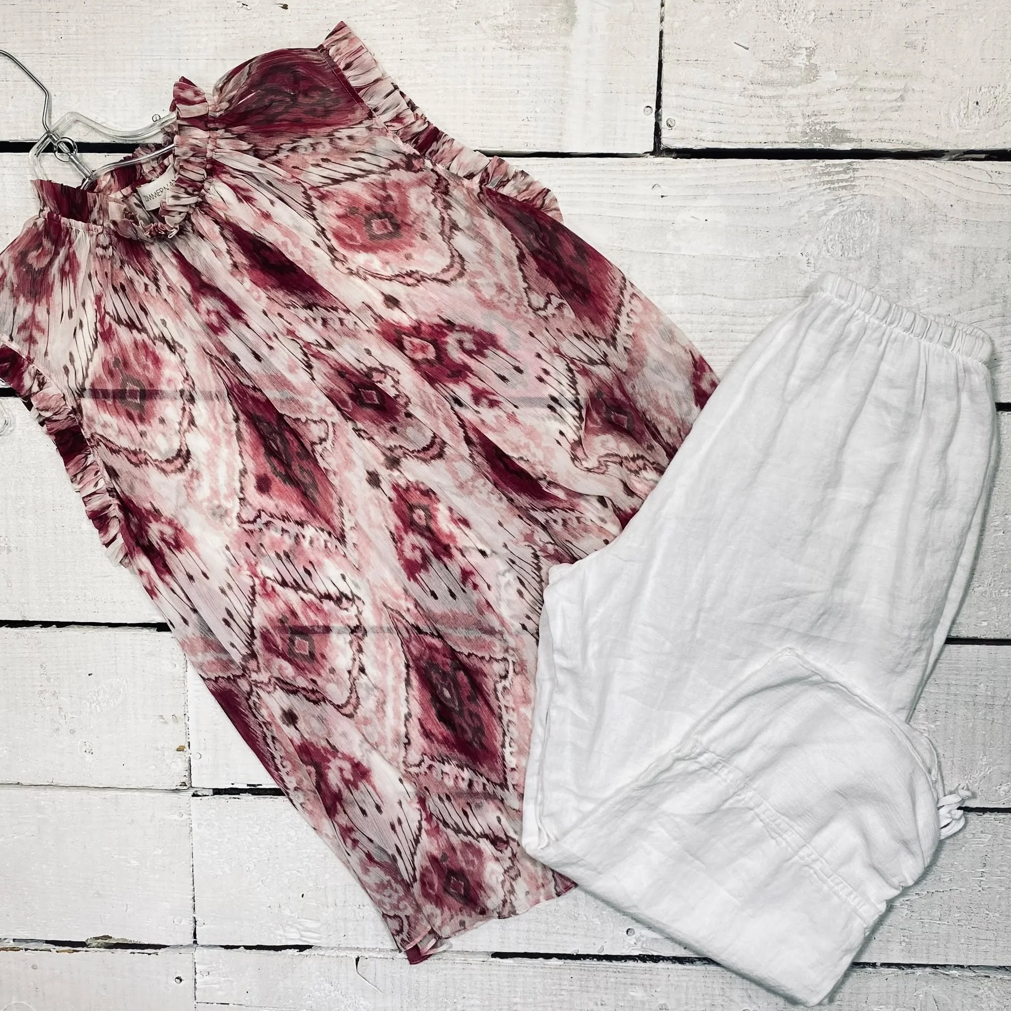 Zimmermann Shell Silk Size L/XL, $40.95
Capris Linen Size 12/14, $18.55