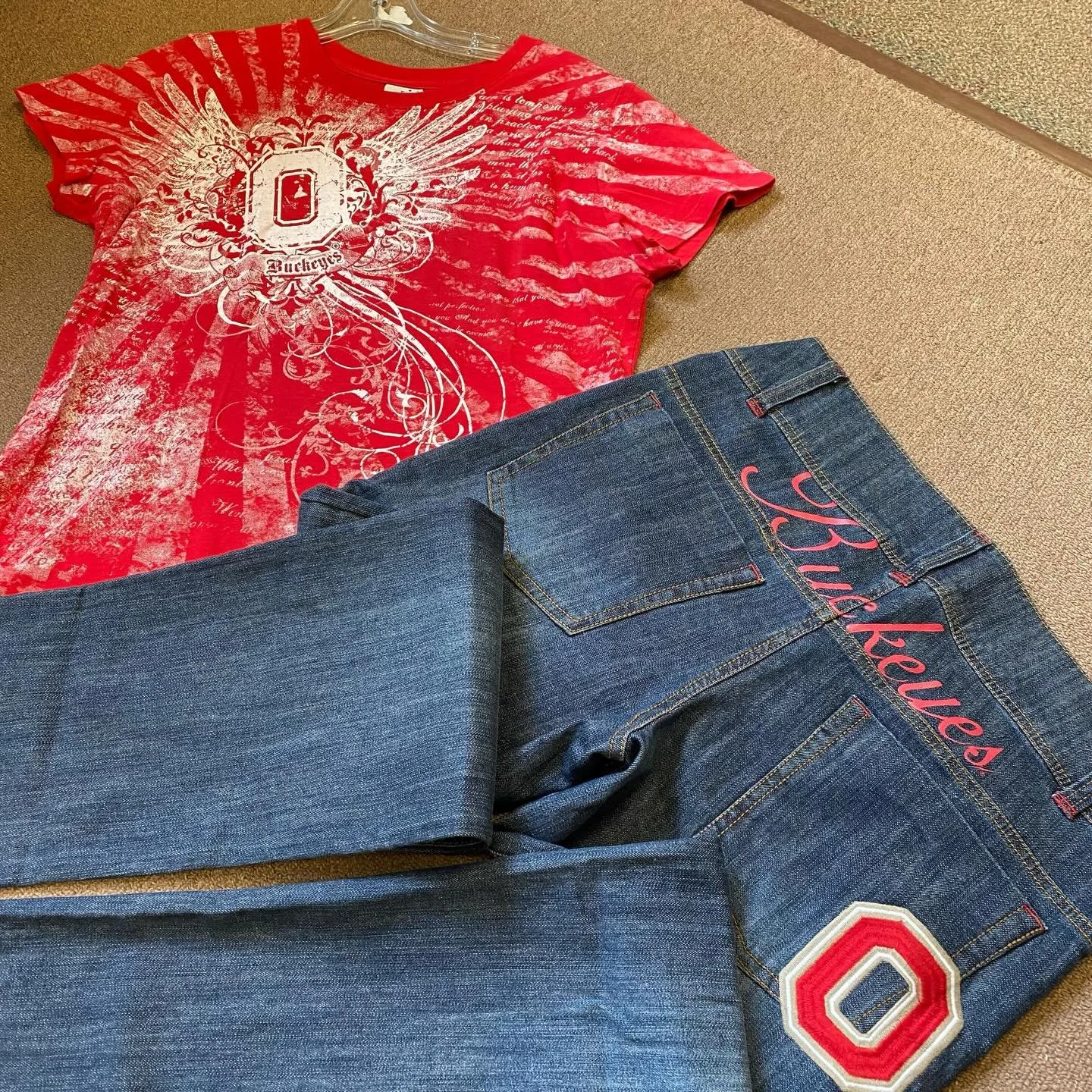 ❤️ Go Bucks!! Cutest Buckeyes fit! ❤️
Top Size L, $8.55
Jeans Size 10, $20.95