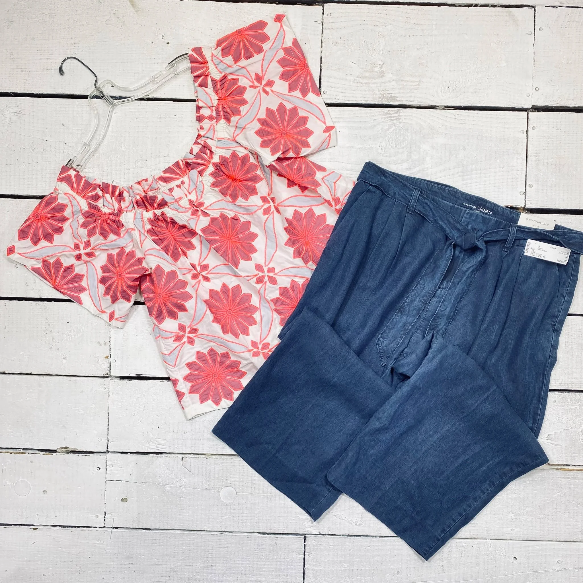 Maeve Top Size M, $18.95
Chicos Capris Size 12, $18.95