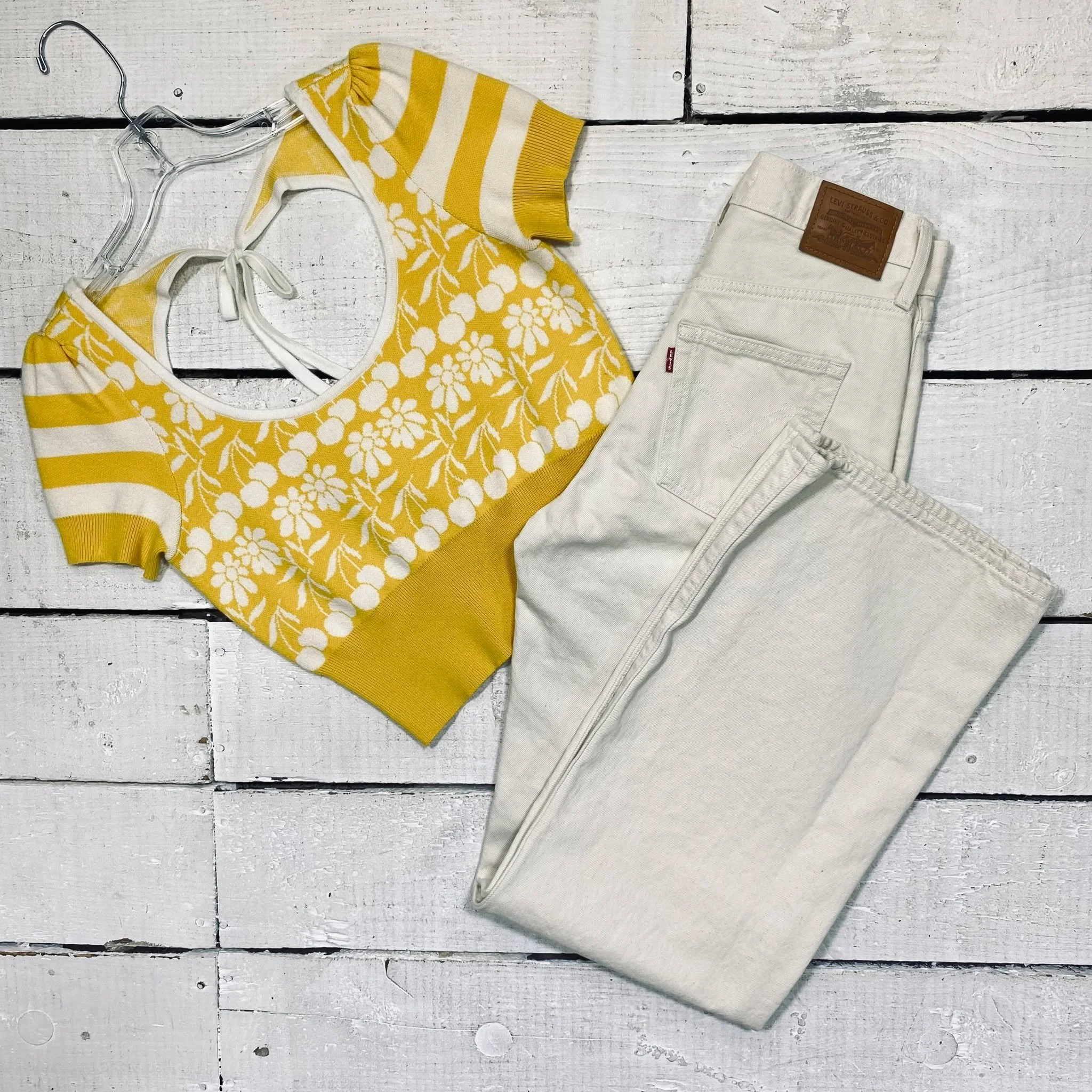 Maeve Top Size XS, $28.95
Levis Jeans Size 4, $35.95