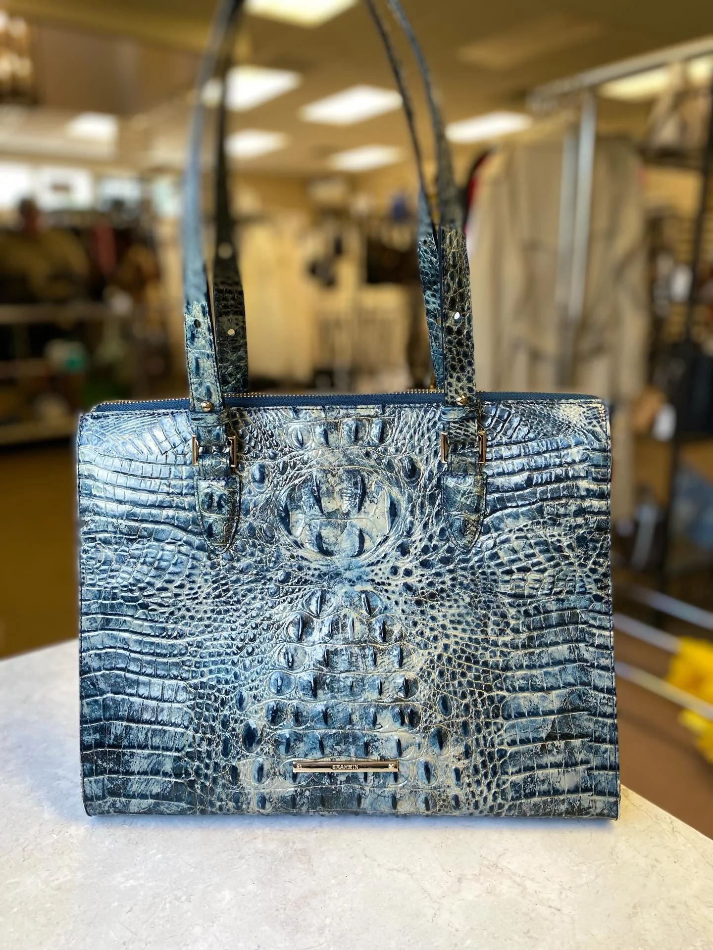Brahmin purse, gorgeous color for all seasons! 💙 Retail $385, our price $225.95! 🔥🔥🔥