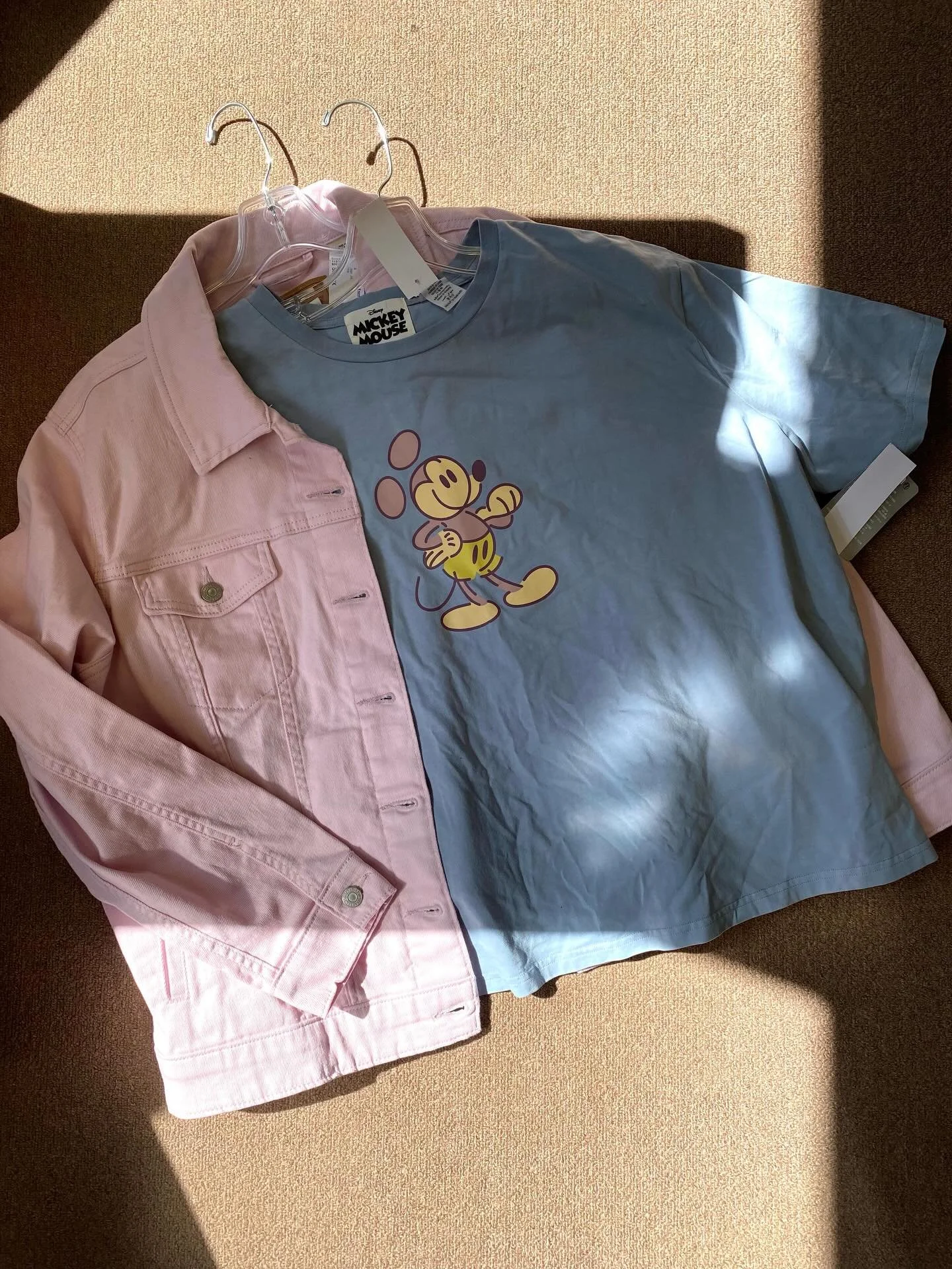 New with tags Levi&rsquo;s jacket size 2X, retail $70, our price $30.95! Paired with Disney Top size 2X, new with tags, $12.95! 🩷🩵