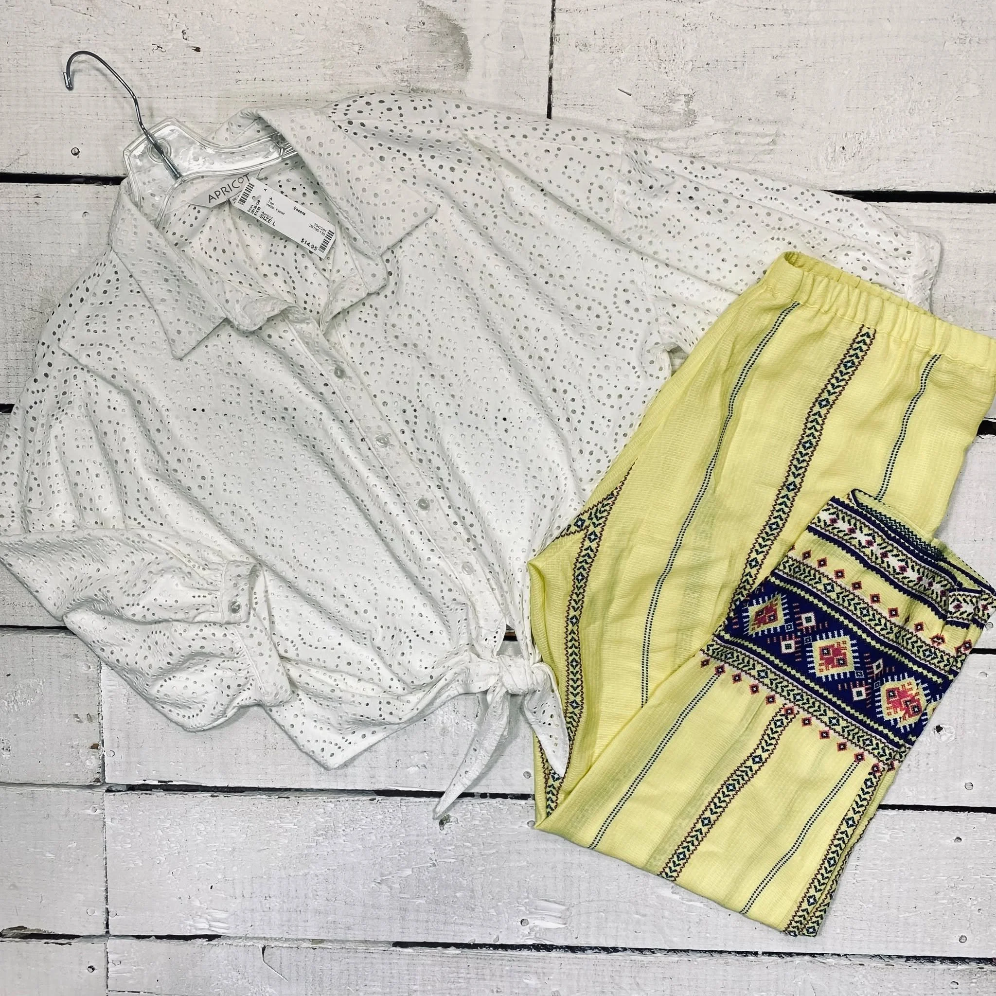 Apricot Top Size L, $14.95
Soft Surroundings Pants Size 10/12, $15.95