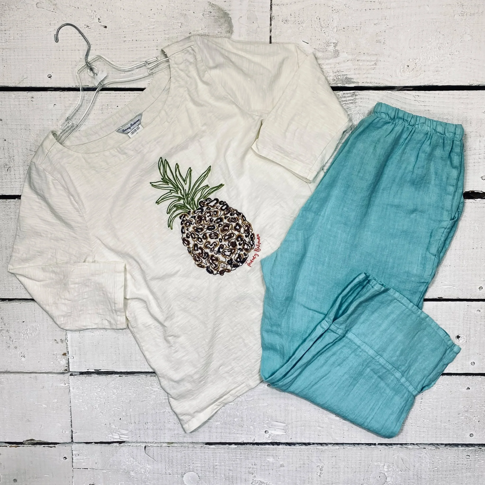 Tommy Bahama Top Size L, $14.95
Capris Size 6, $18.95