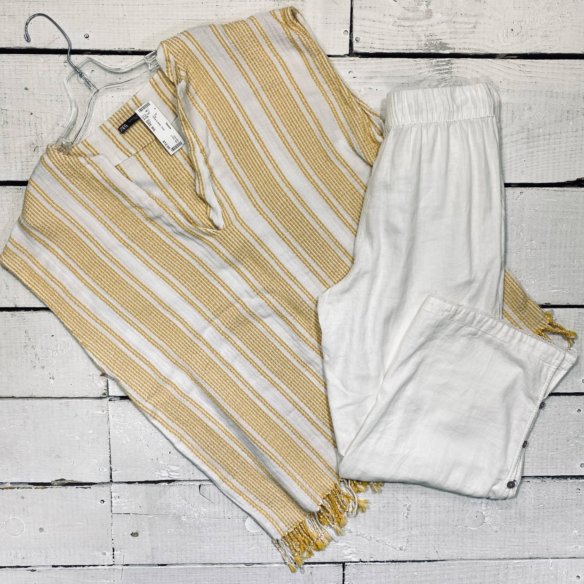 Zara Top Size M/L, $12.95
Joie Pants Size 6, $15.95