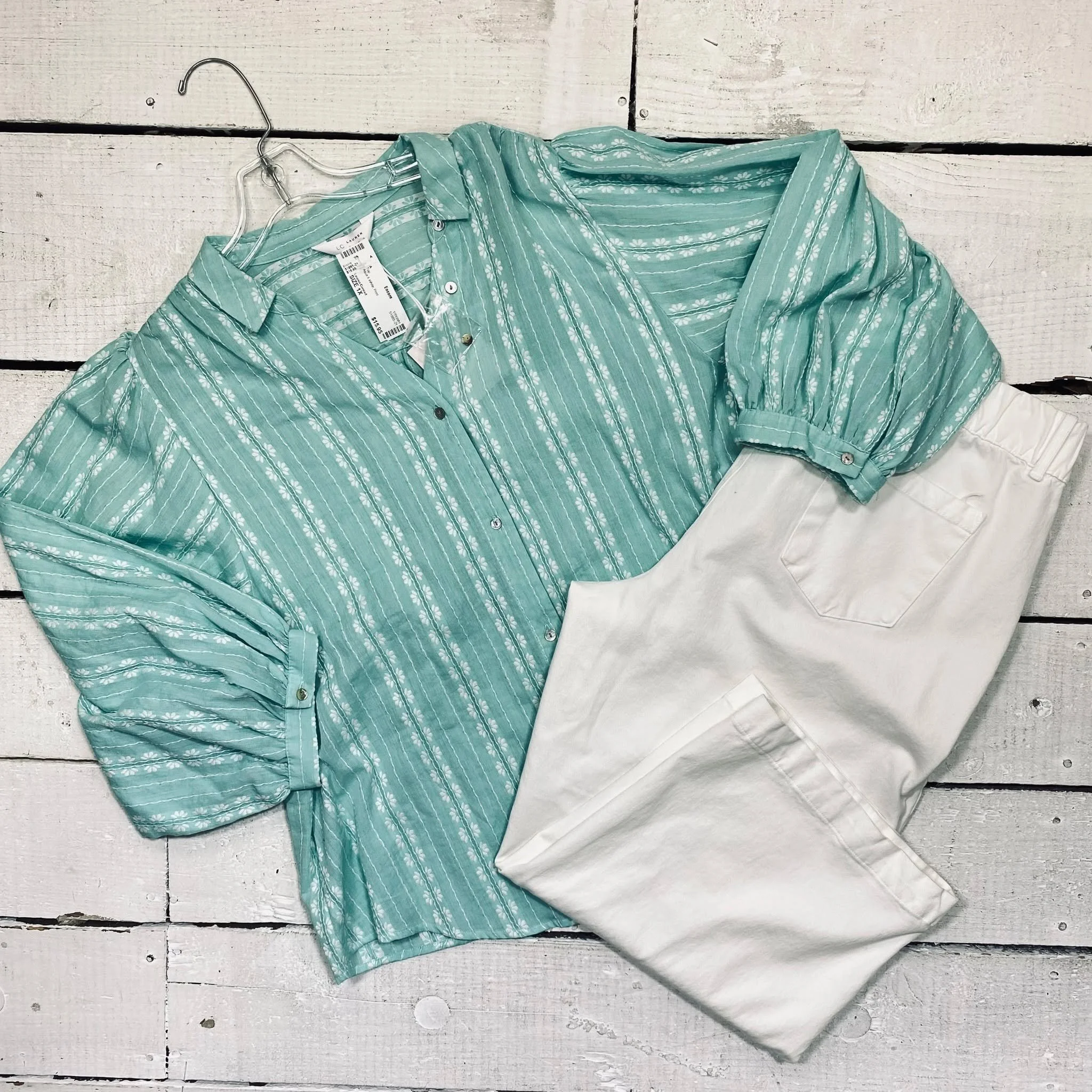 Lauren Conrad Top Size 1X, $15.95
Any Body Capris Size 14, $10.95
