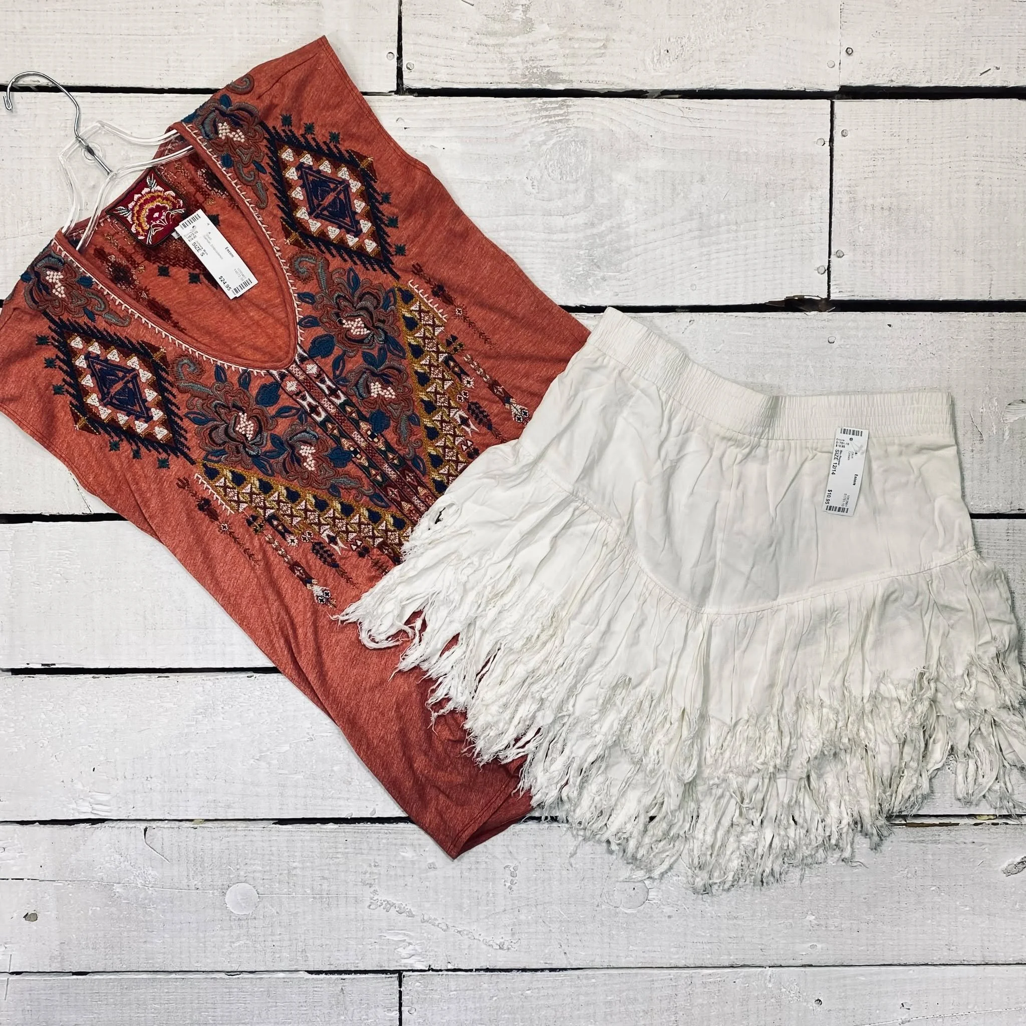 Johnny Was Shell Size S, $24.95
Blu Pepper Skirt Size 12/14, $10.95
