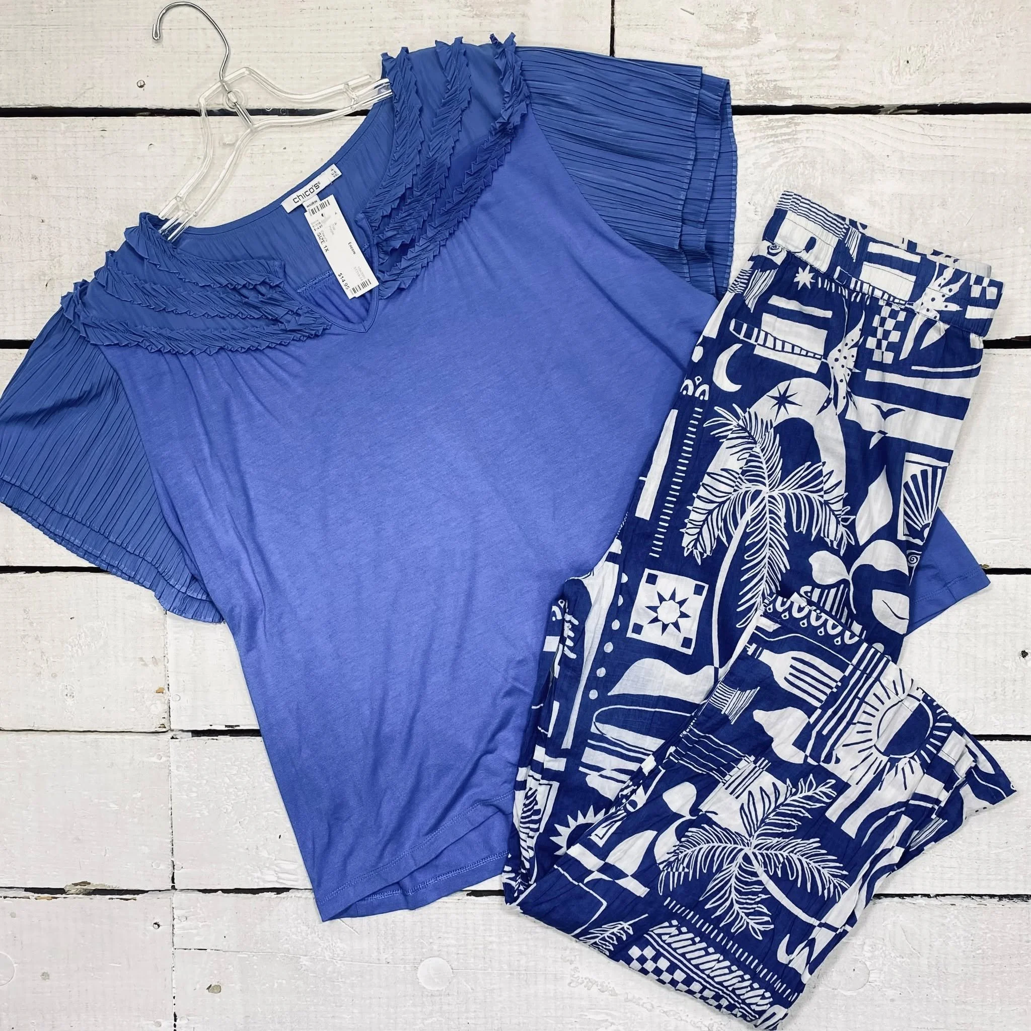 Chicos Top Size 1X, $14.95
Haute Hippie Pants Size 14, $12.95