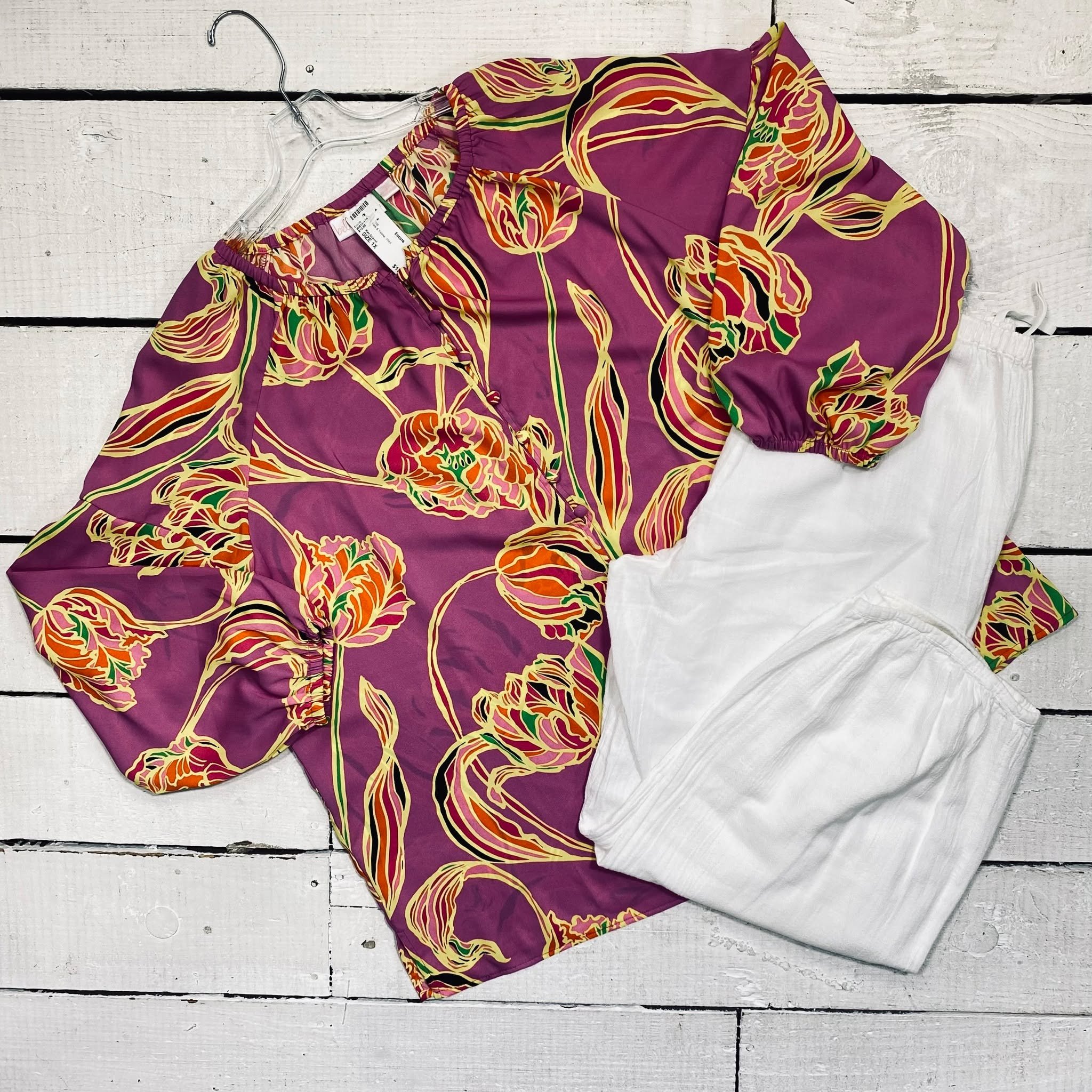 Kim Gravel Top Size 1X, $12.95
Oh My Gauze Pants Size 14, $14.95