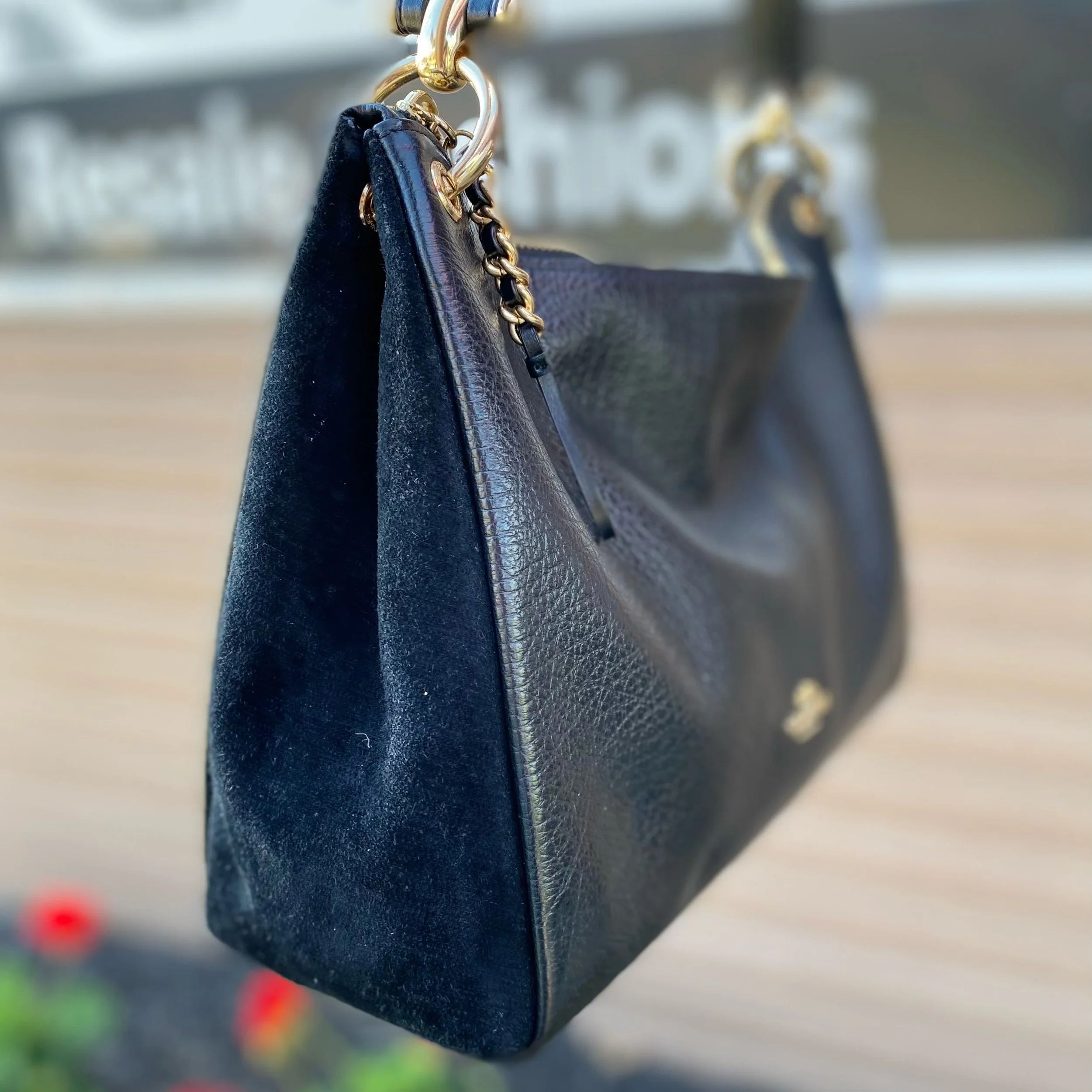 Hello Gorgeous! This Coach Bag has bits of suede to add a little character to this perfect everyday bag! Only $99.99! 🖤