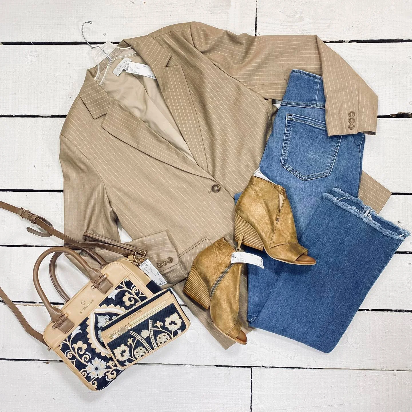 Watf Blazer Size L, $22.99
INC Jeans Size 12, $12.99
Tory Burch Flats Size 8, $32.99
Spartina Purse, $42.99
Spartina Wallet, $18.99