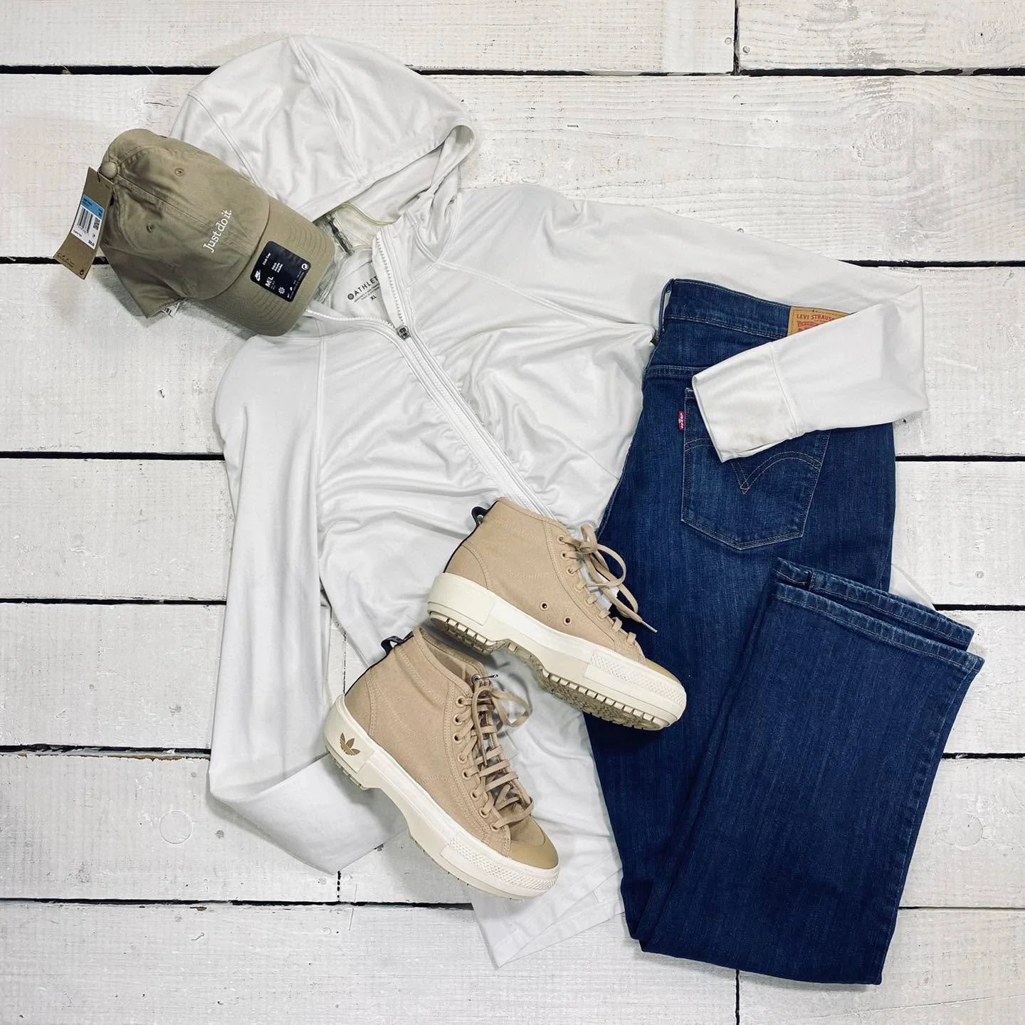 Athleta Exercise Jacket Size XL, $18.99
Levi&rsquo;s Jeans Size 16, $14.95
Adidas Tennis Size 8, $32.99
Nike Ballcap, $14.95