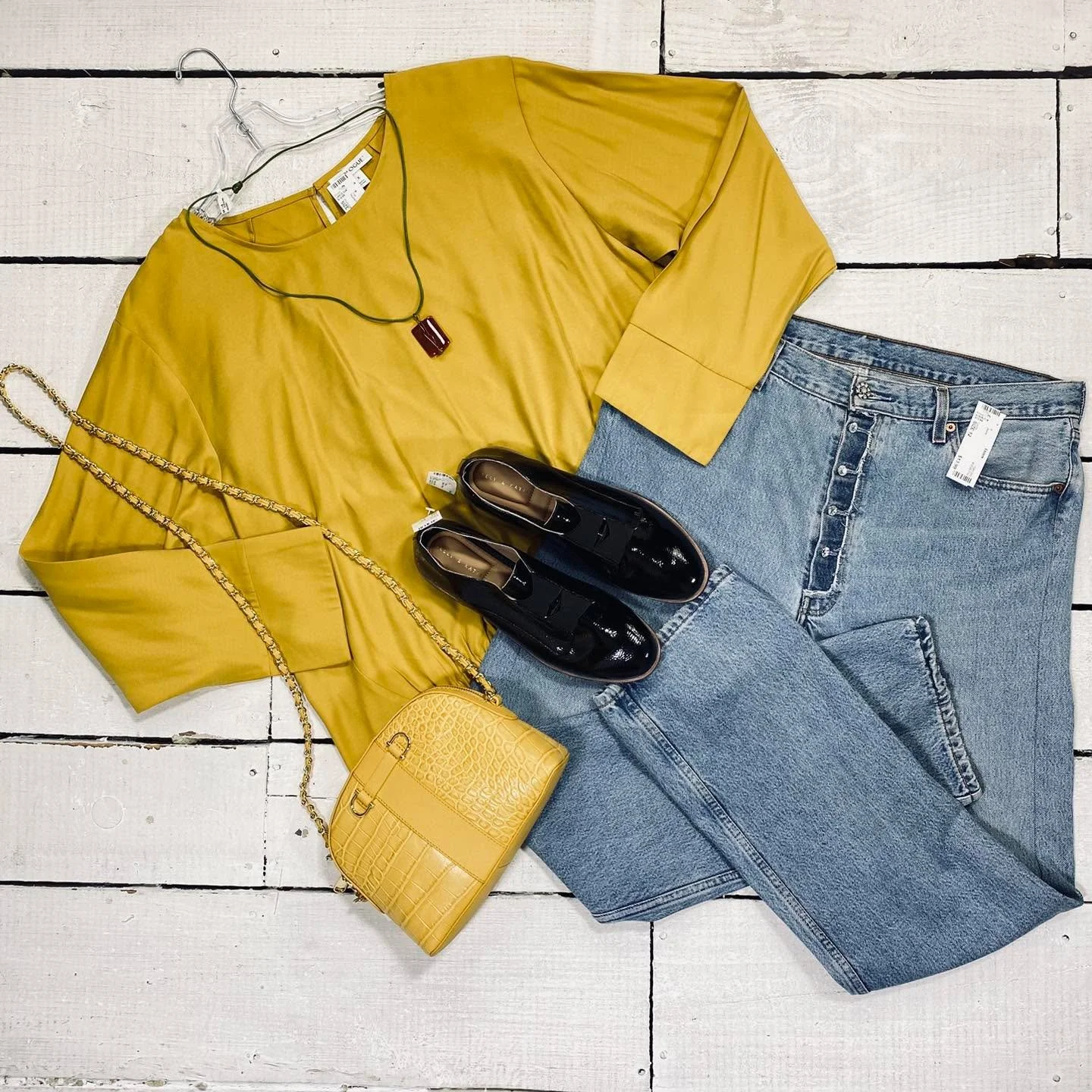 Prologue Top Size XL, $14.99
Levi&rsquo;s Jeans Size 12, $13.99
Kelly &amp; Katie Flats Size 9.5, $26.99
Talbots Crossbody, $17.99