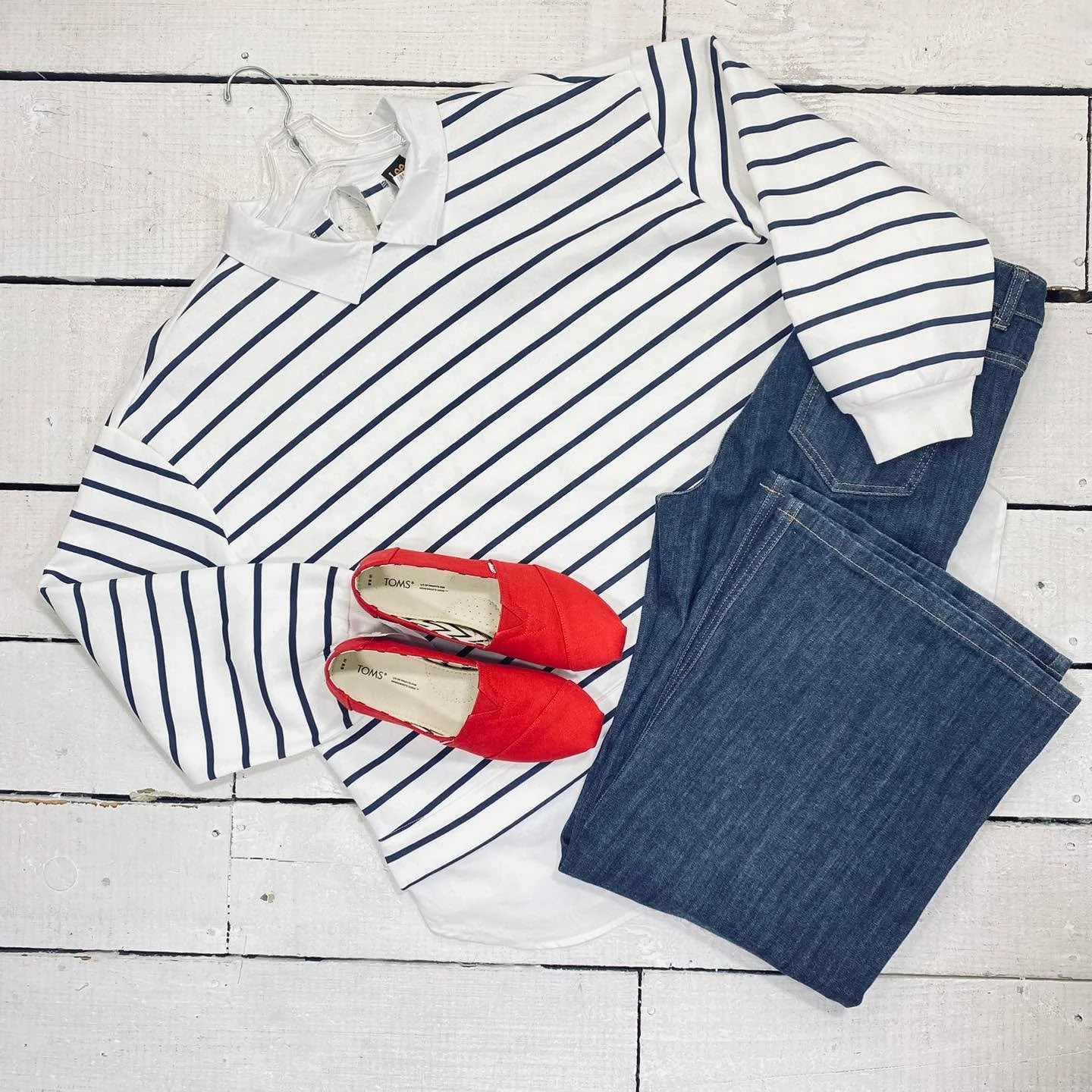 Lee Top Size 1X, $13.99
London Jeans Size 10, $15.99
Toms Flats Size 9.5, $15.99