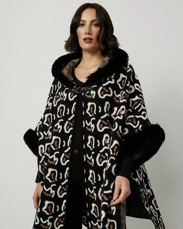 Joseph Ribkoff BEAUTIFUL cape! 🤩

Where elegant meets everyday, this beauty is one size and was $227 NEW, our price only $74.99! 🖤
